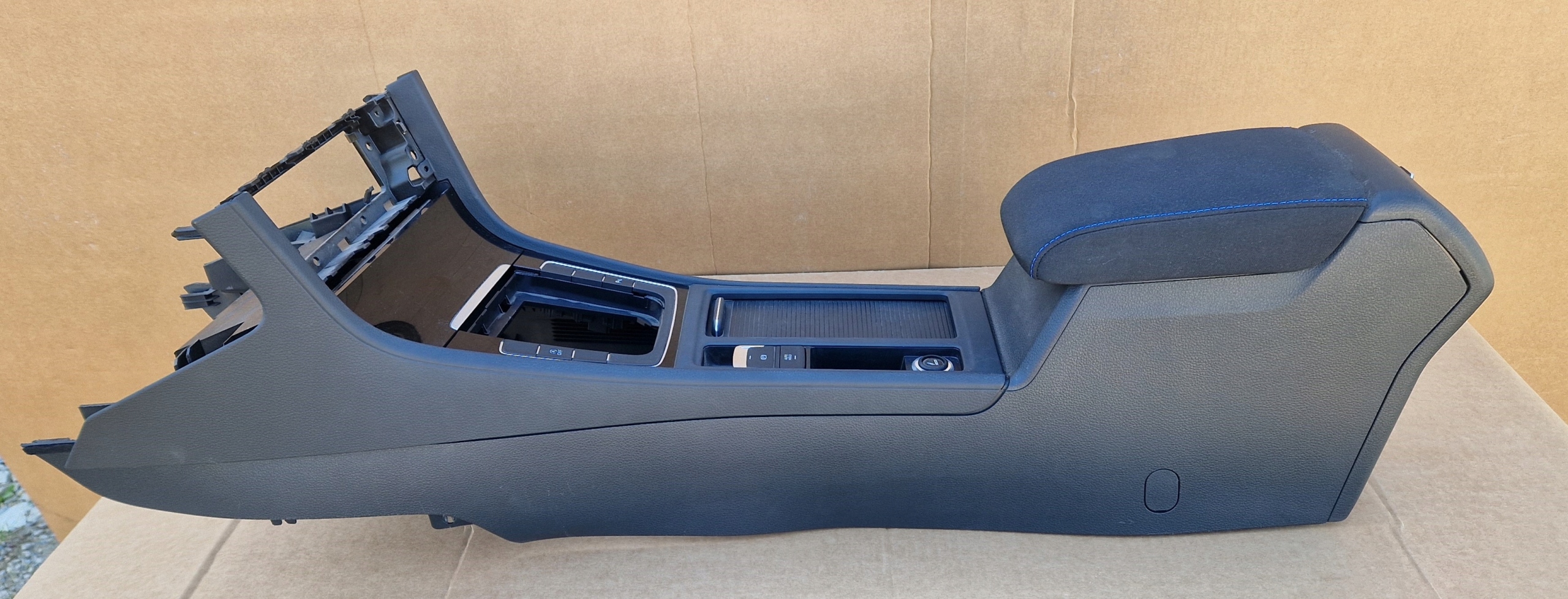 armrest MATERIALOWY TUNEL VW GOLF 7 VII PIANO BLACK complete IDEAL