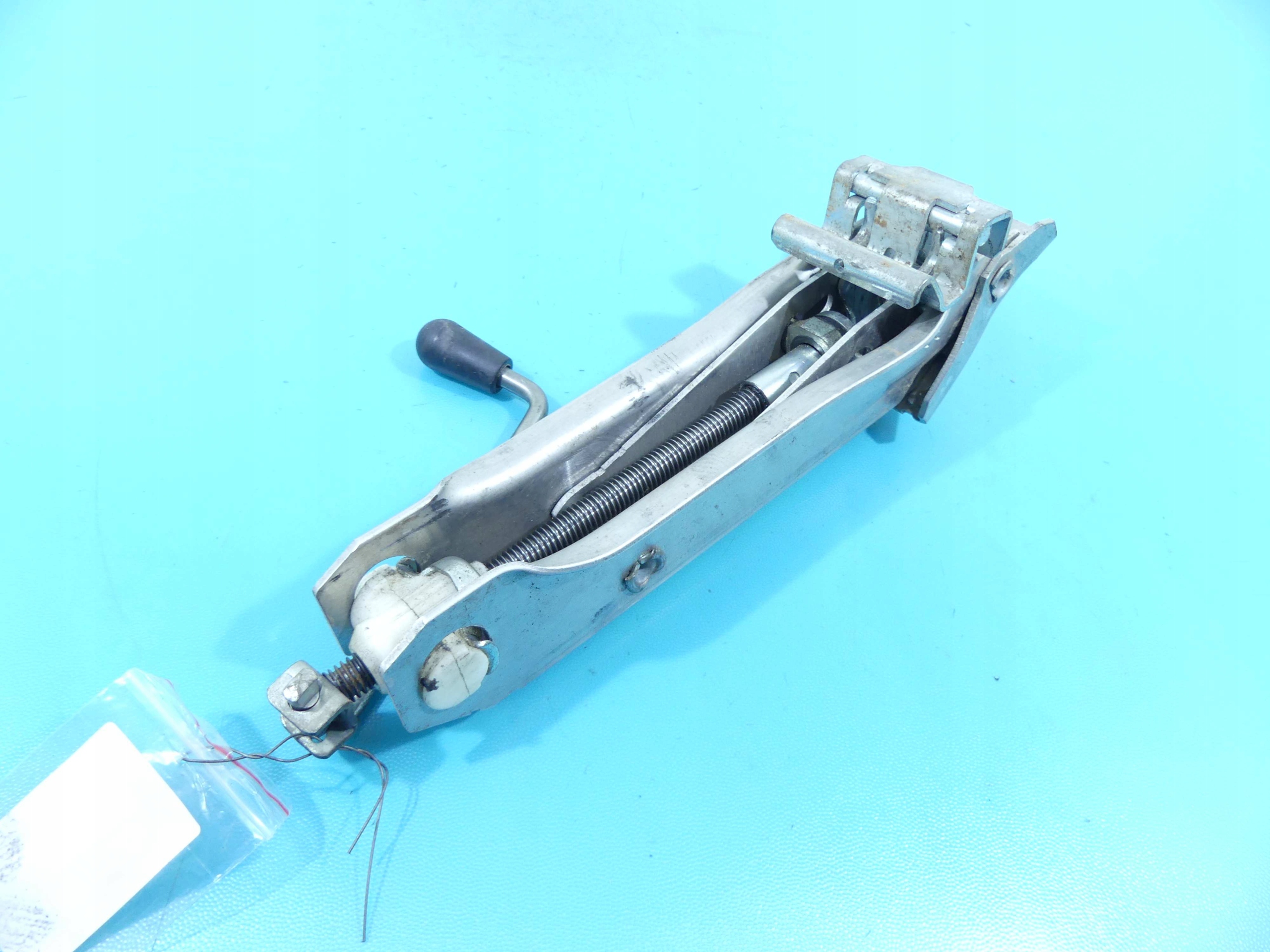 LEWAREK PODNOŚNIK SAMOCHODOWY SKODA FABIA I