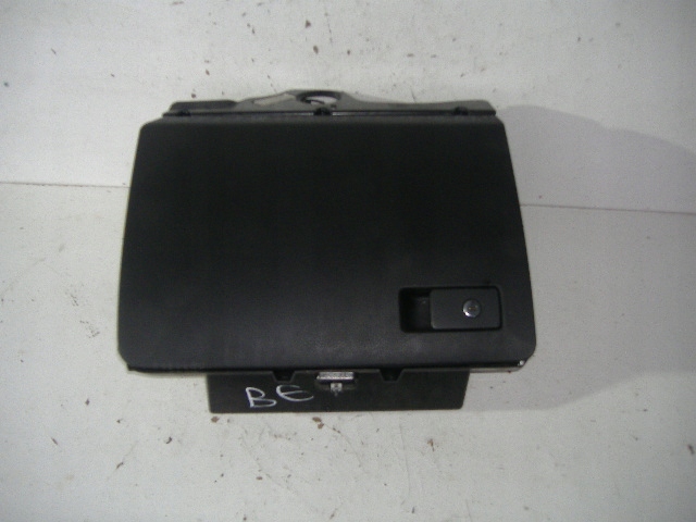 3C1857114 3C1857101 - PASSAT B6 пассажирский отсек откидная крышка