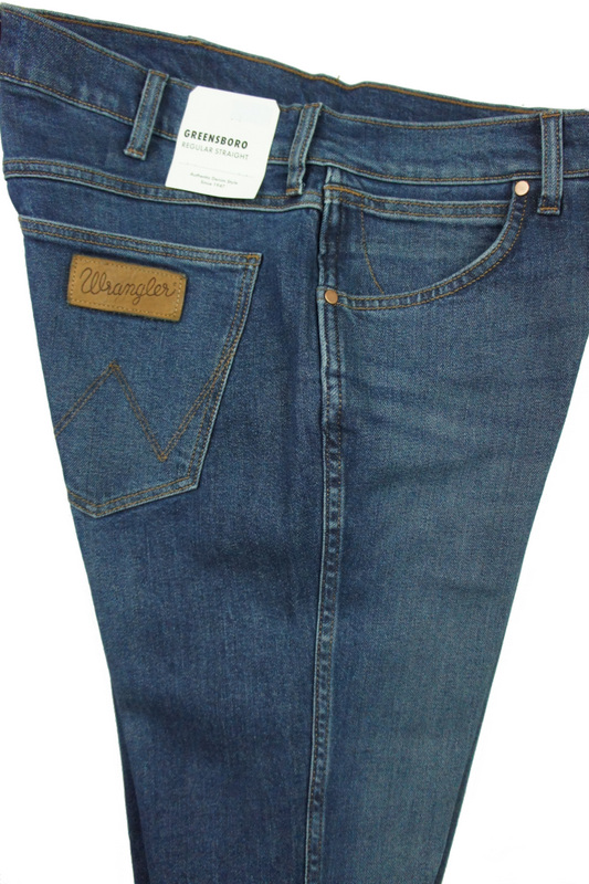 

Wrangler Greensboro Regular W34 L32 34/32
