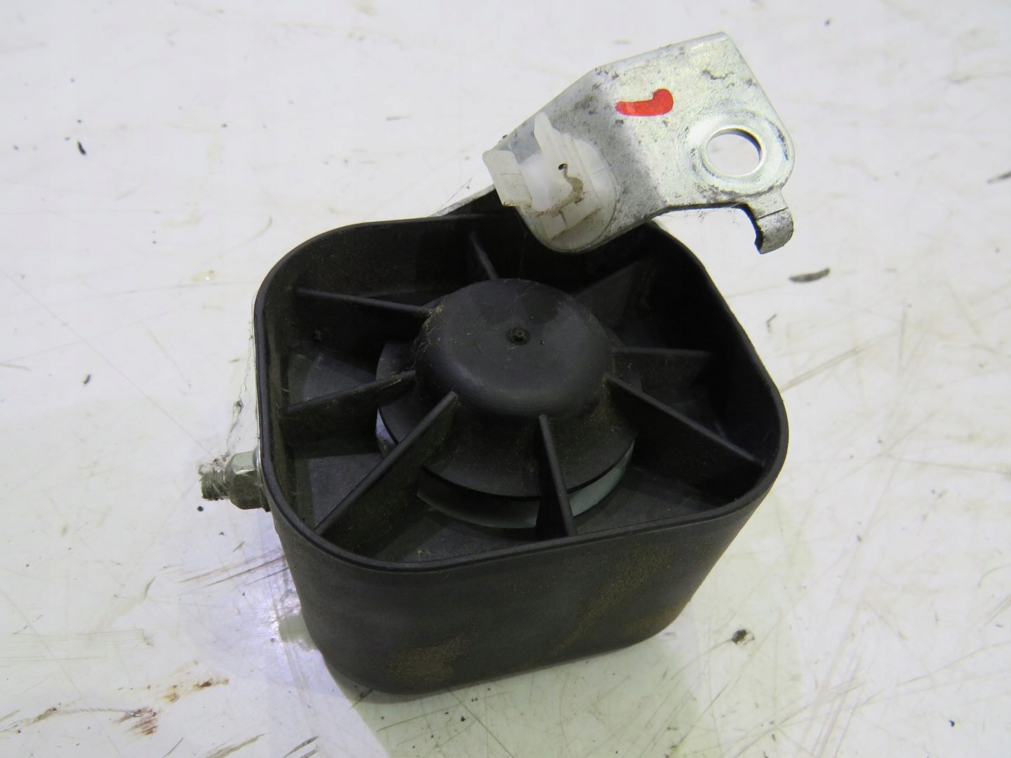 SYRENA ALARMU ALARM MITSUBISHI ASX 11r