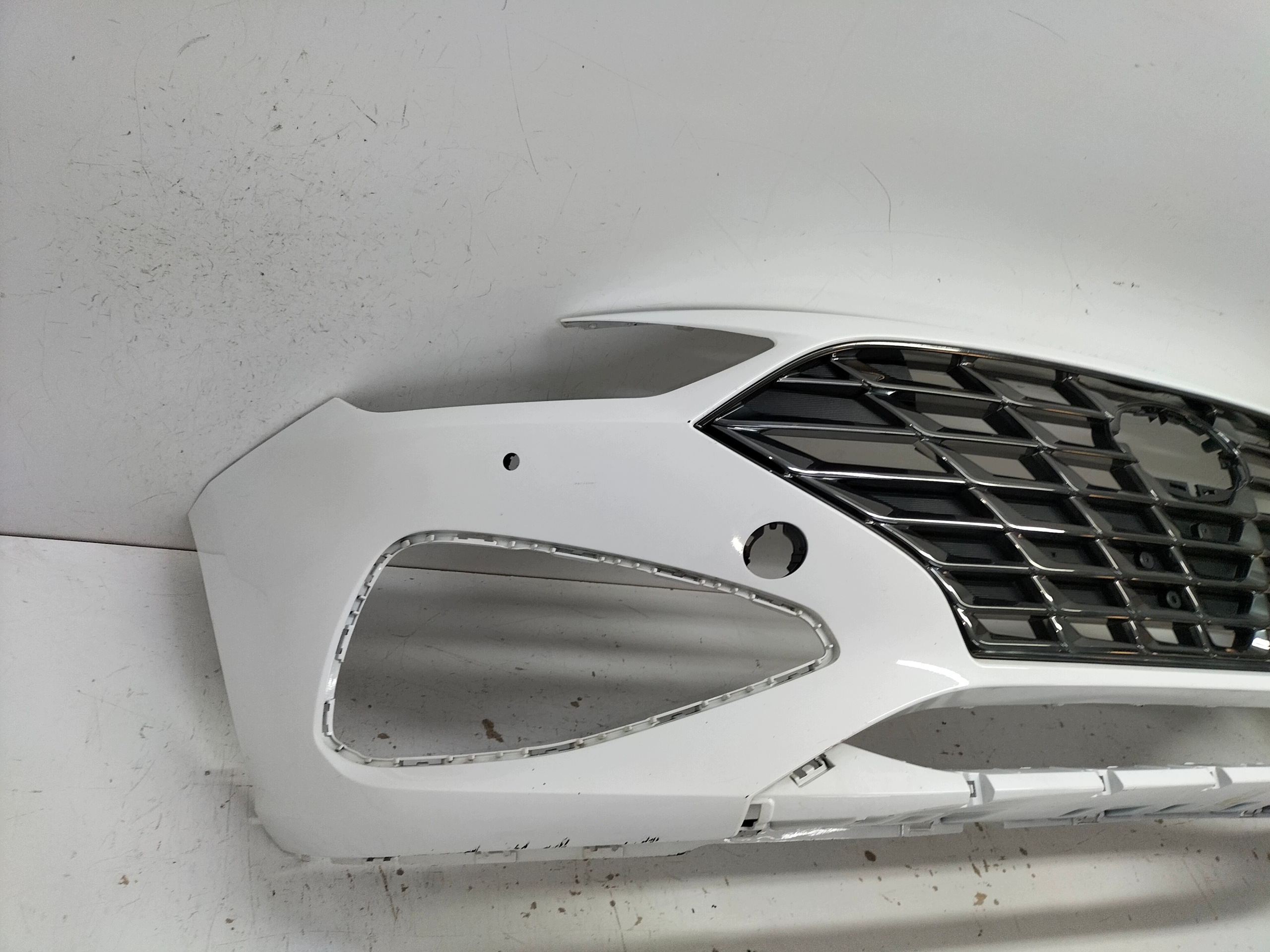 front bumper front HYUNDAI I30 III LIFT 20- wersja below sensors PDC