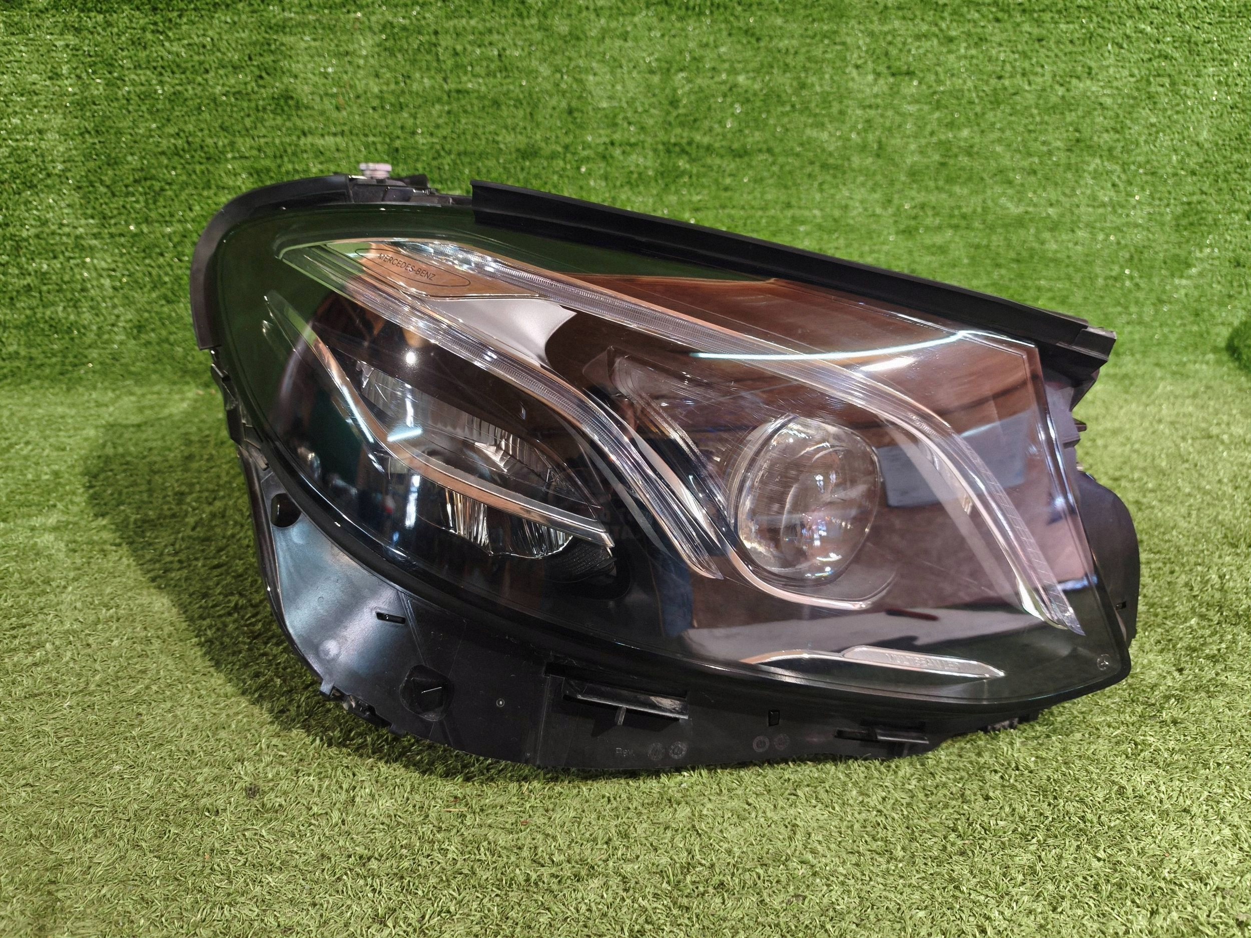 REFLEKTOR right front MERCEDES E-KLASA W213 MULTIBEAM NR.1693