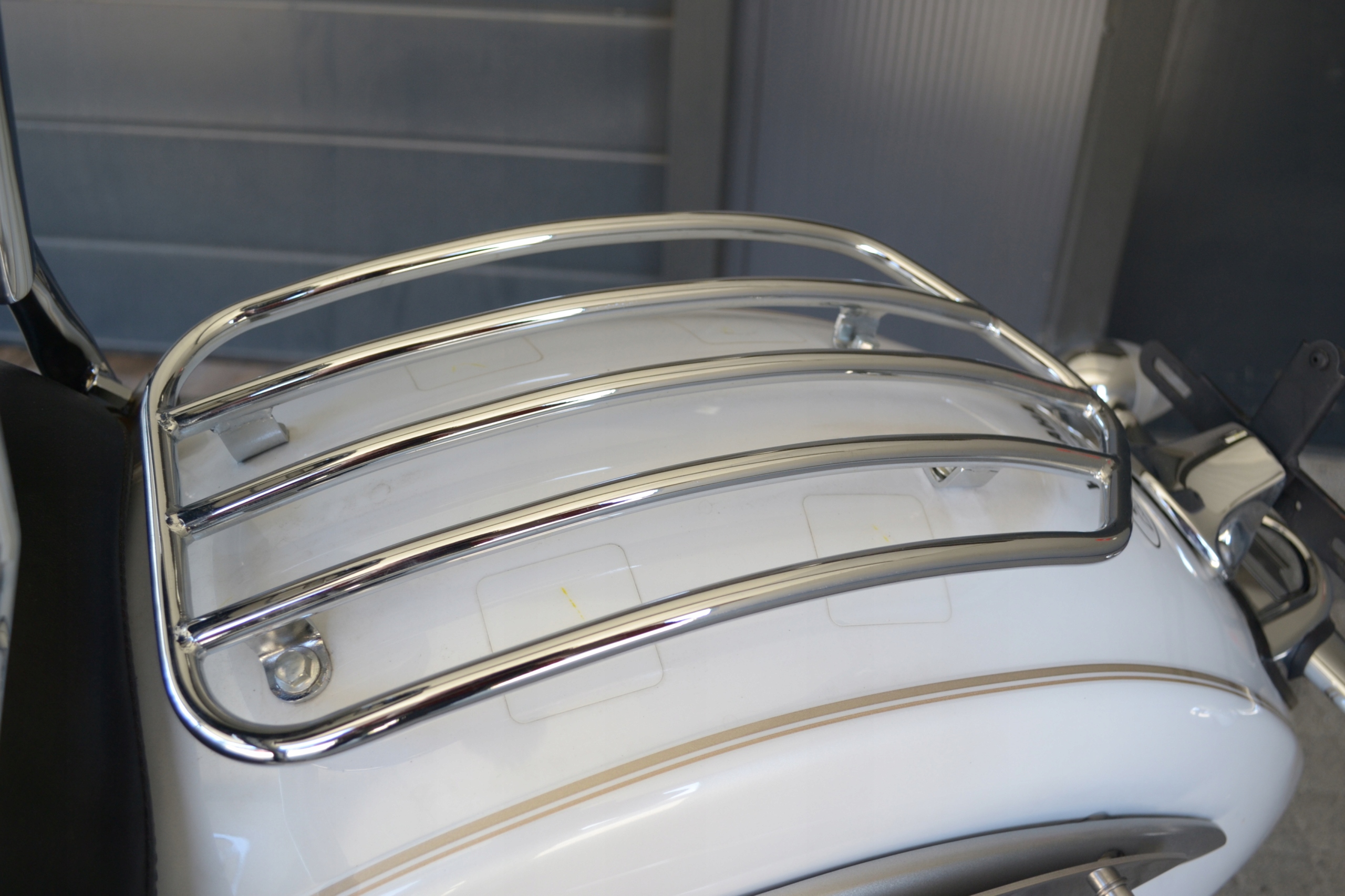 CHROMOWANY BAGAŻNIK SOLO MIDNIGHT STAR 1300 MS1300 Dopasowanie do pojazdu produkt dedykowany