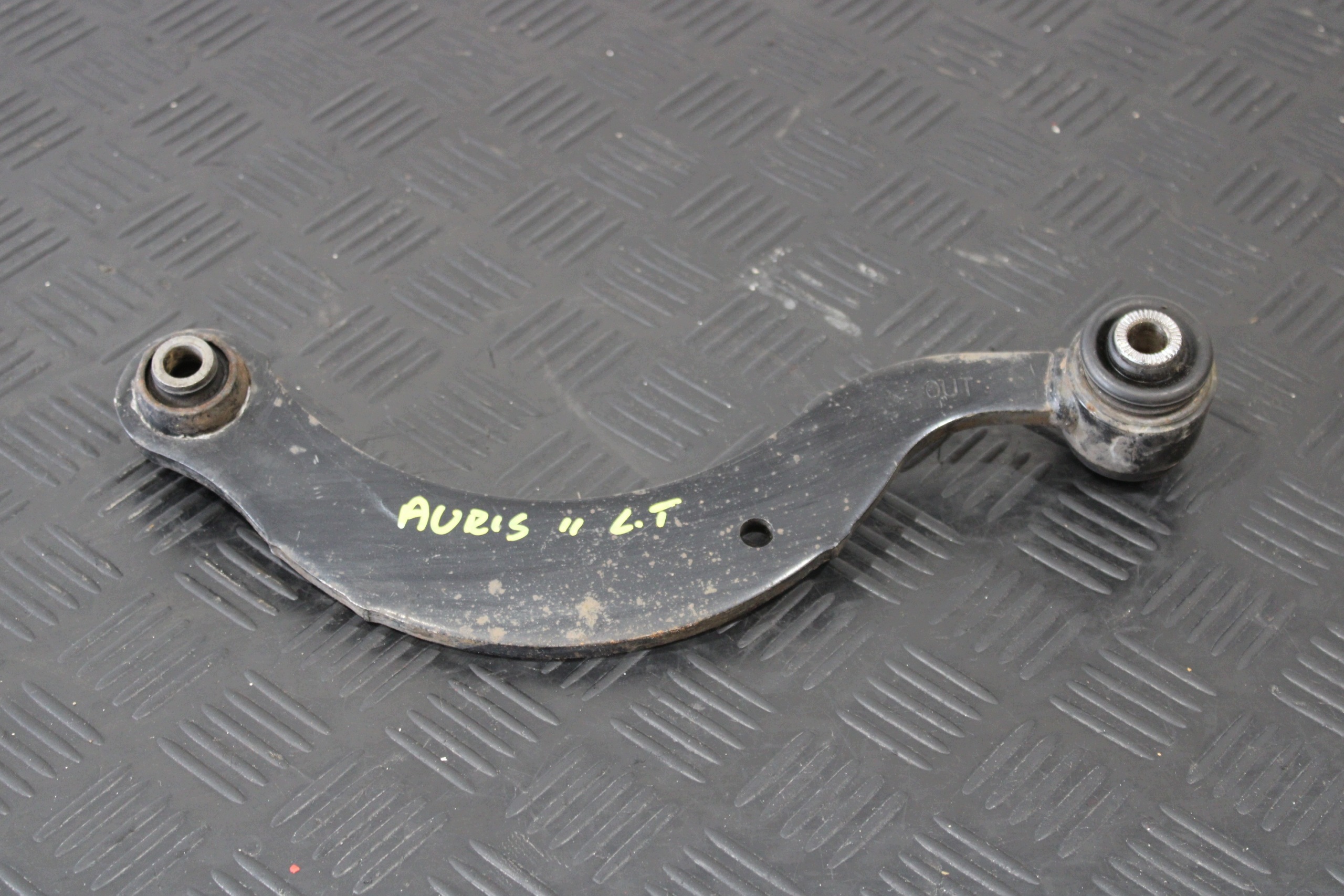 querlenker links heck hinten TOYOTA AURIS II 2 KOMBI