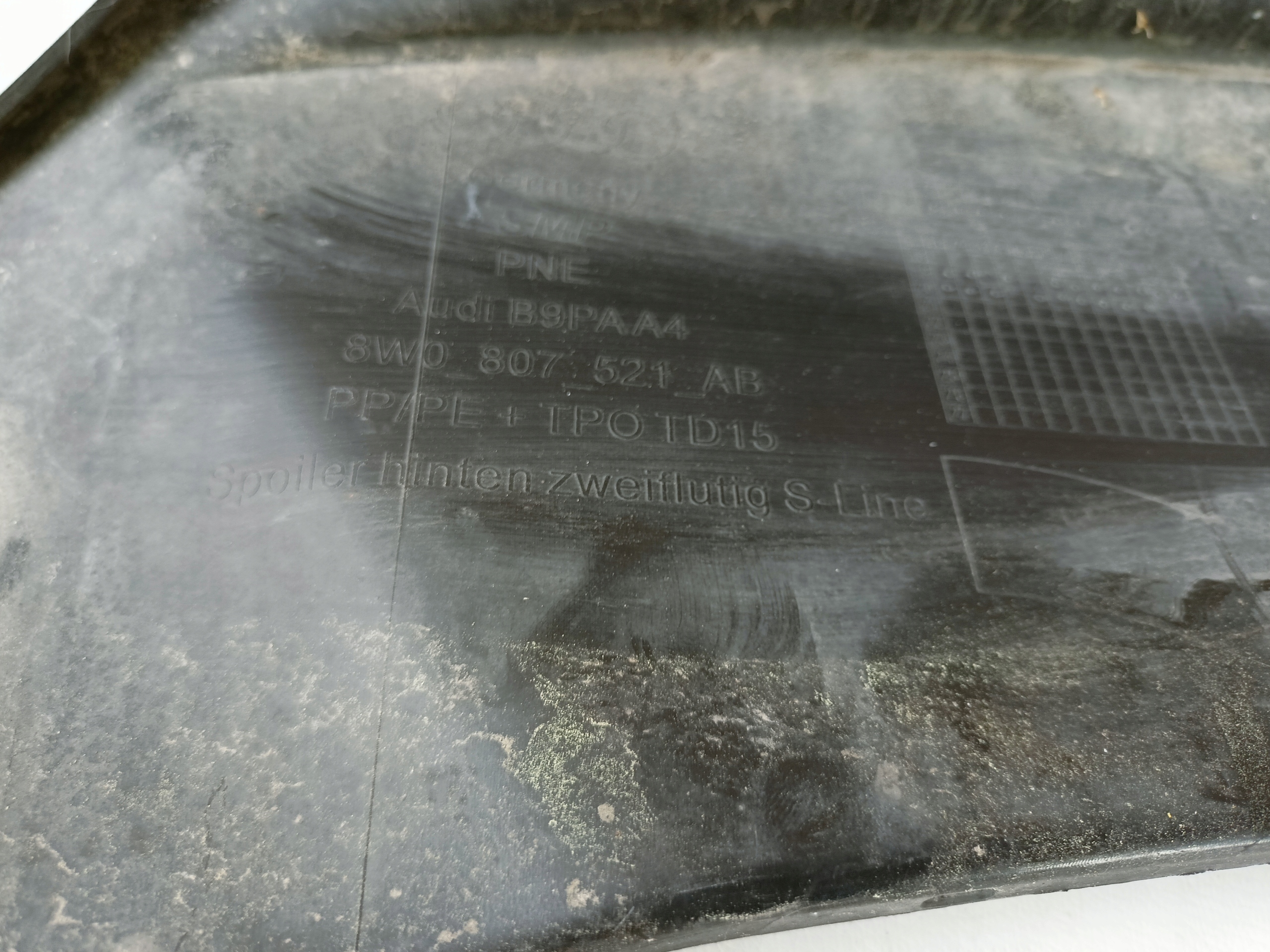 AUDI A4 B9 8W S-LINE LIFT ACCESSORI PARAURTI POSTERIORE