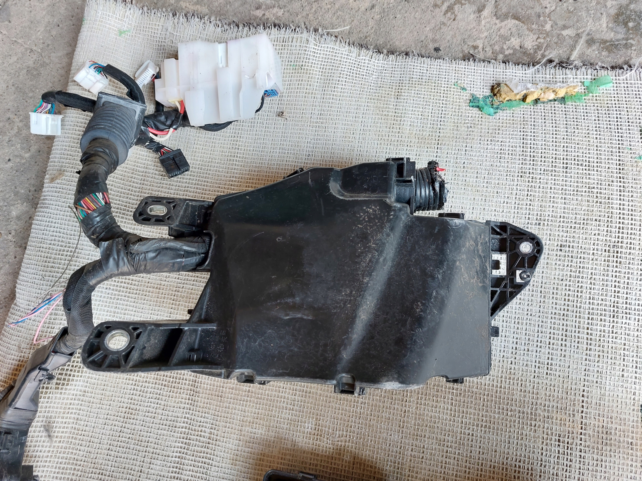 Module fusibles LEXUS RC F 5.0 B 15r