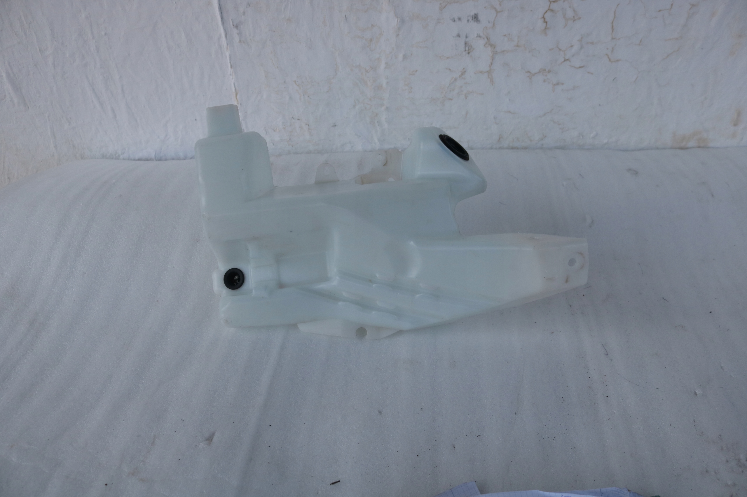 28910-4EA0A - NISSAN QASHQAI II J11 бачок омивача