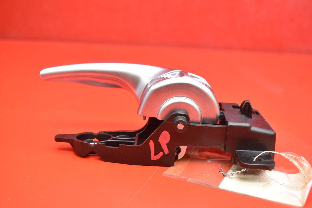 handle inner left front SREBRNA C390 JEEP RENEGADE LIFT 18-21