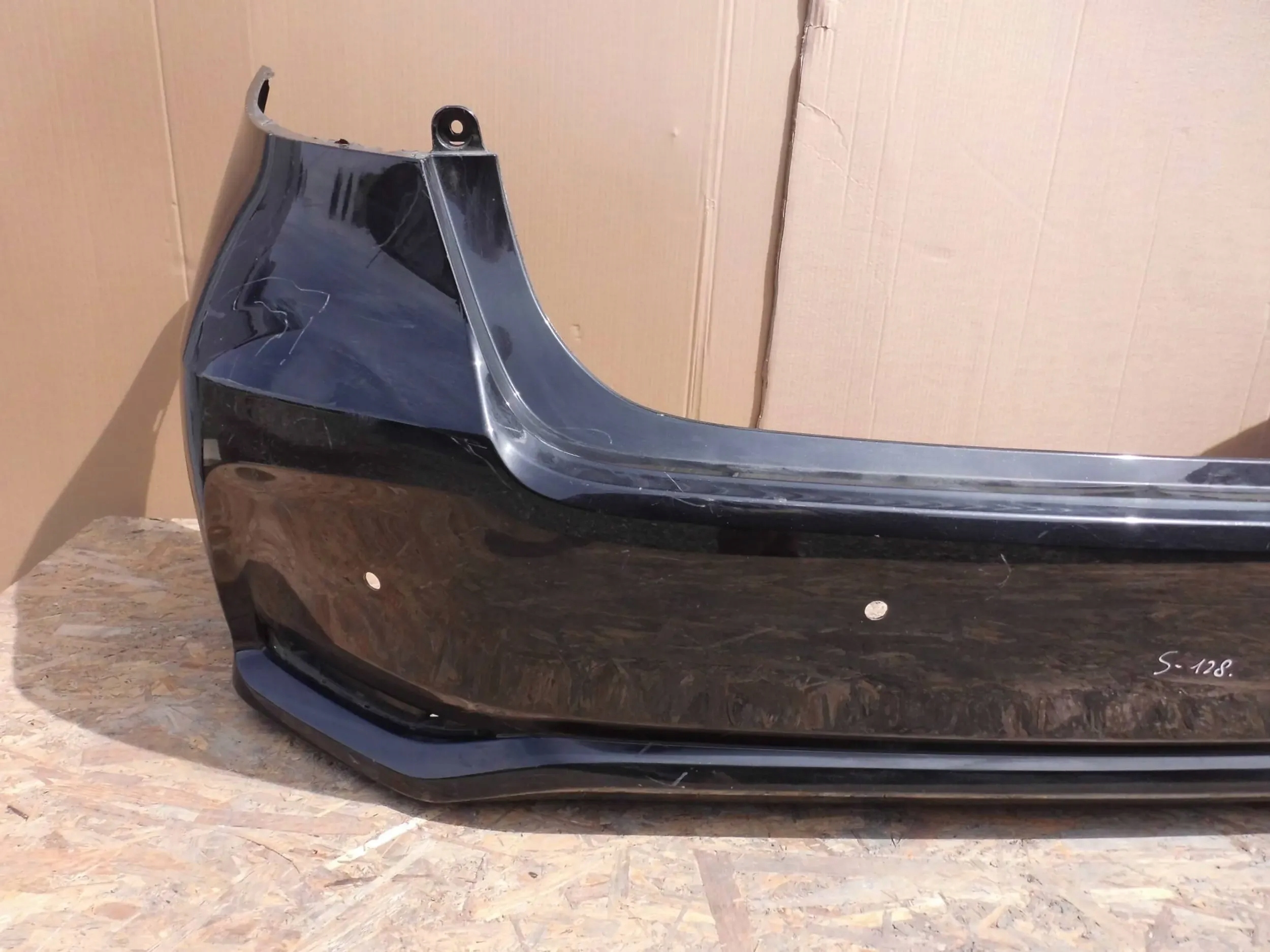 TOYOTA COROLLA E210 E21 2018+ SEDAN STOSSSTANGE HINTEN HECK