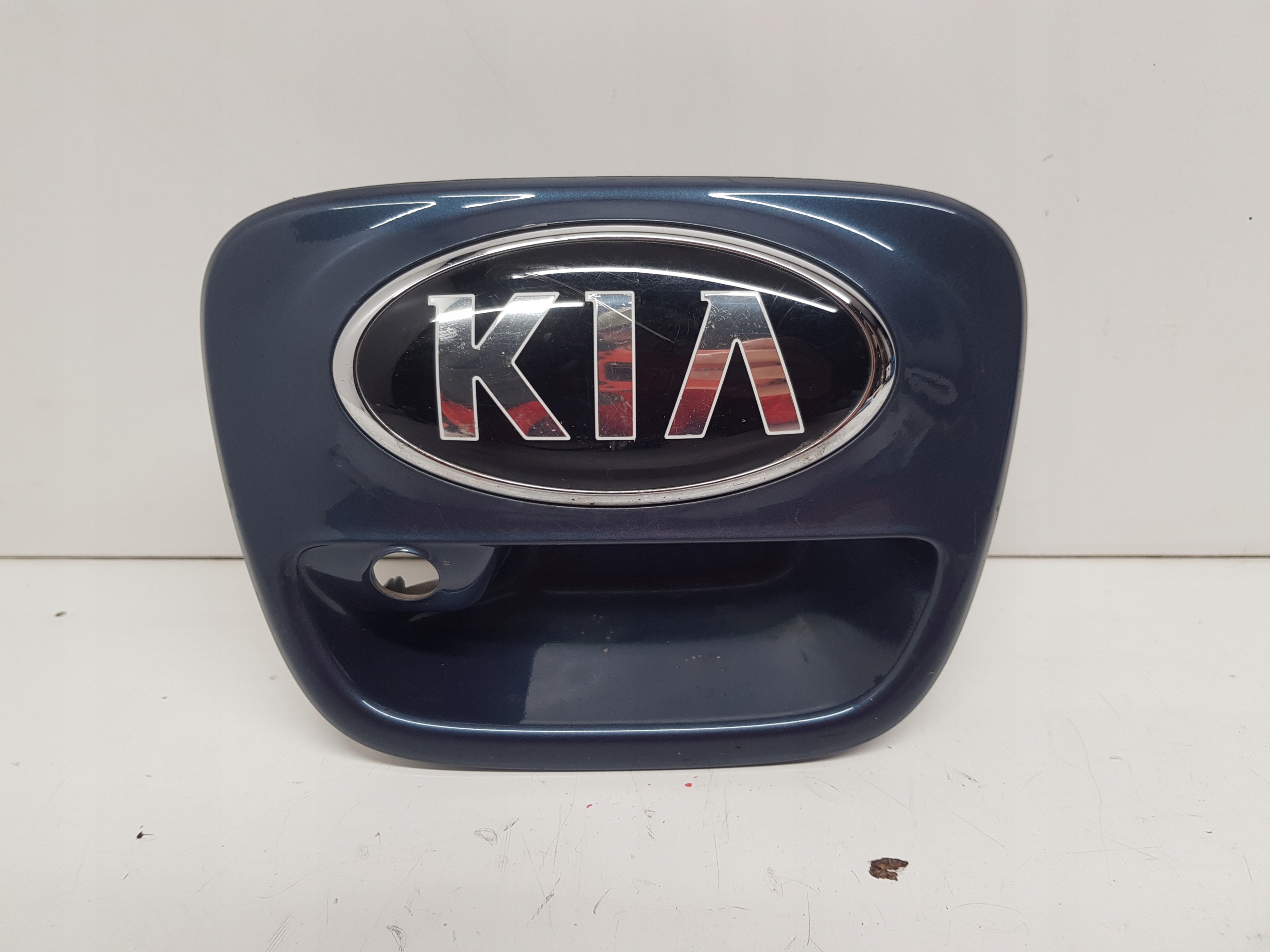 KIA RIO V ДВЕРНАЯ РУЧКА ДЛЯ ЗАДНЕЙ КАМЕРЫ 2017-