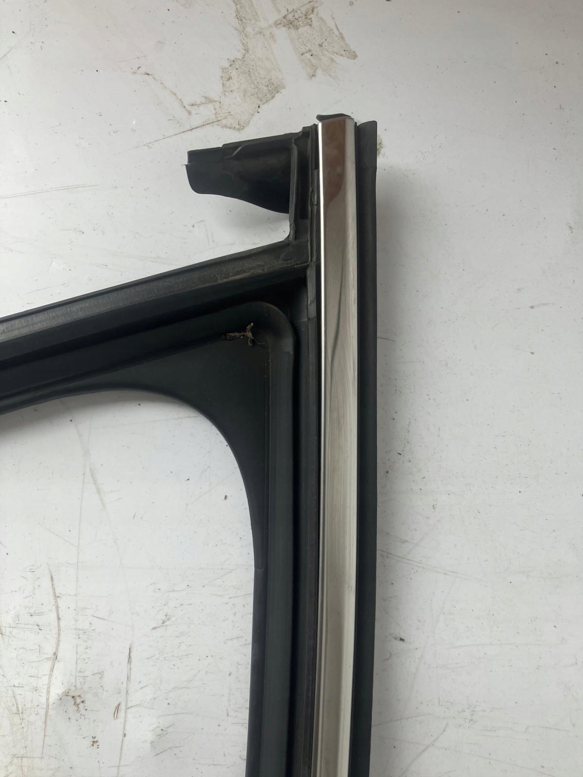 frame gasket door right front PEUGEOT 308 T9 CHROM
