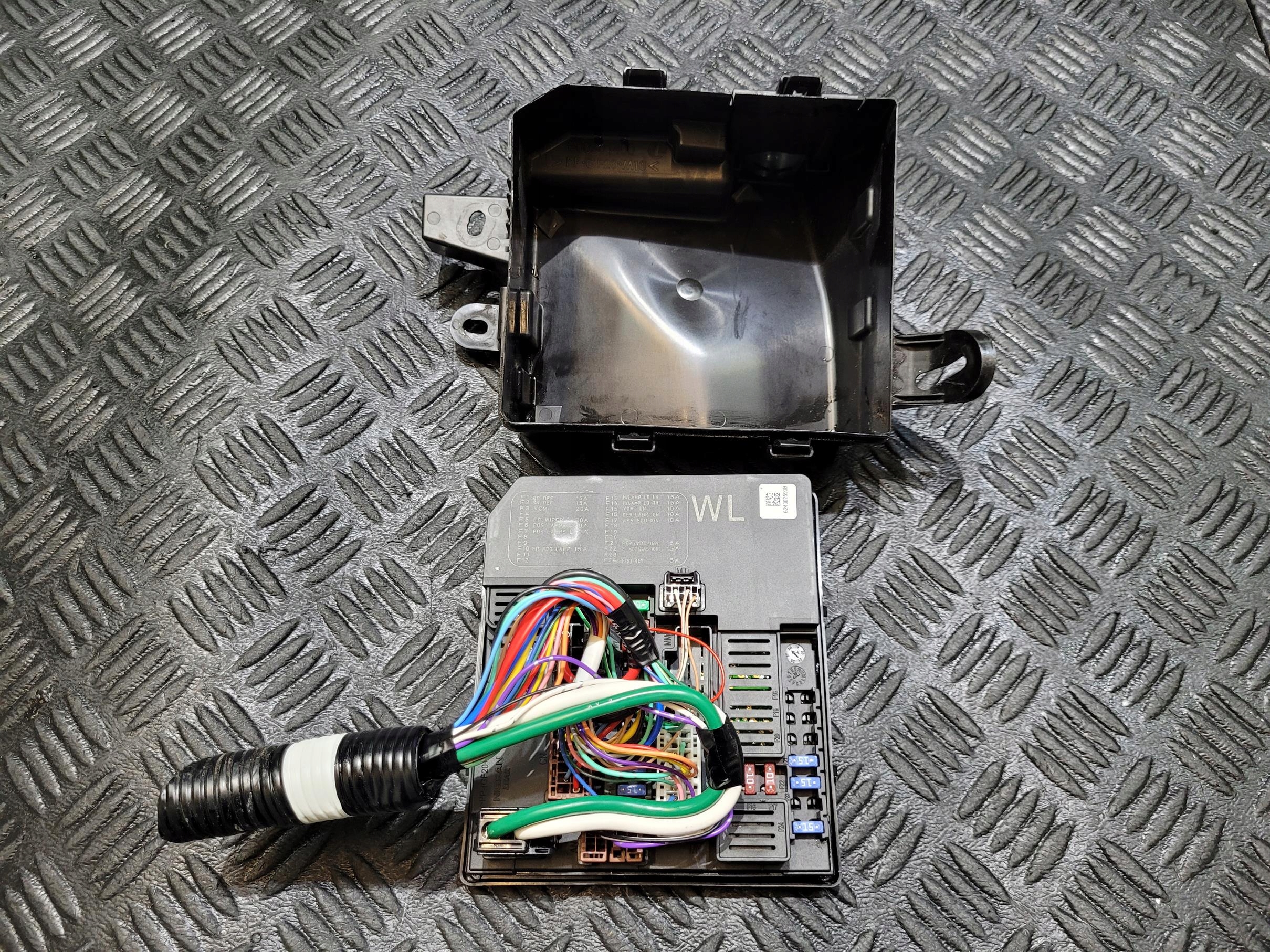 Module fusibles 284B75SA3A NISSAN LEAF II ZE1