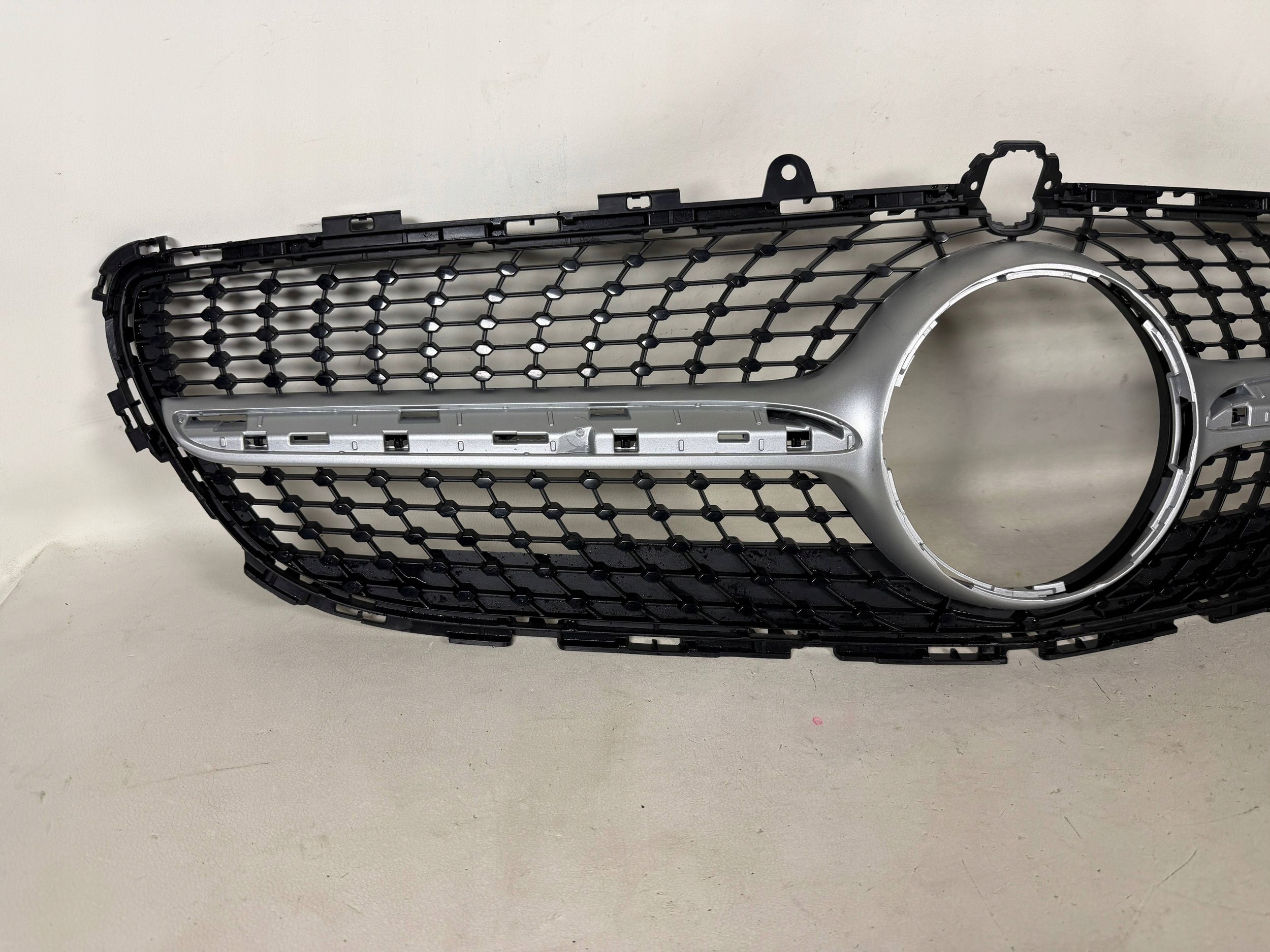 Mercedes-Benz CLS C218 AMG 2188850700 front PREKLADgrill front front
