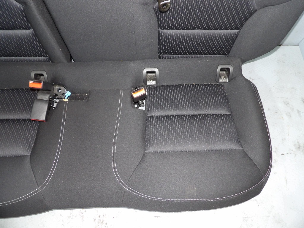 INFINITI Q30 sitz sitz heck