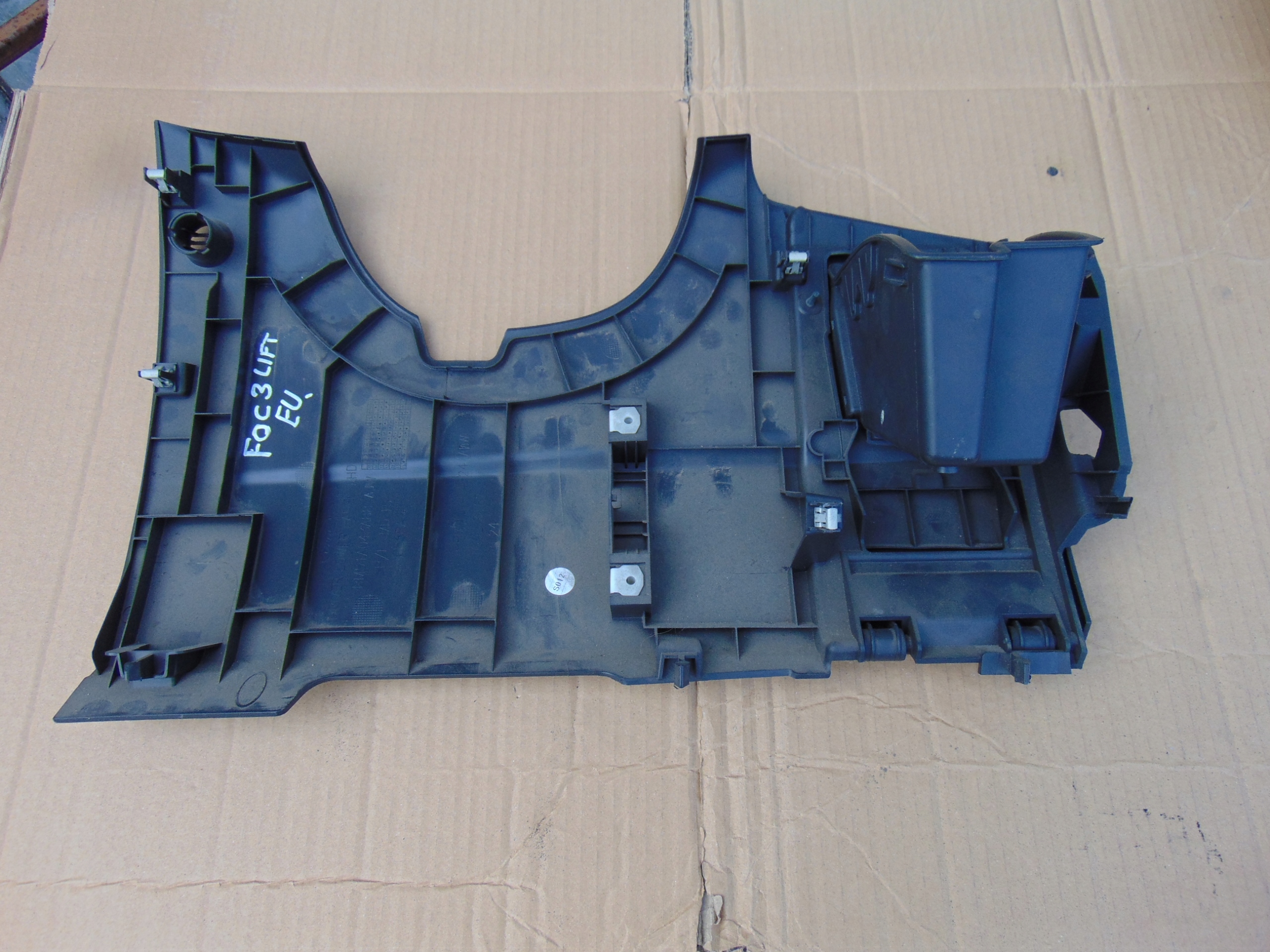 бардачок под FORD Focus MK3 европа
