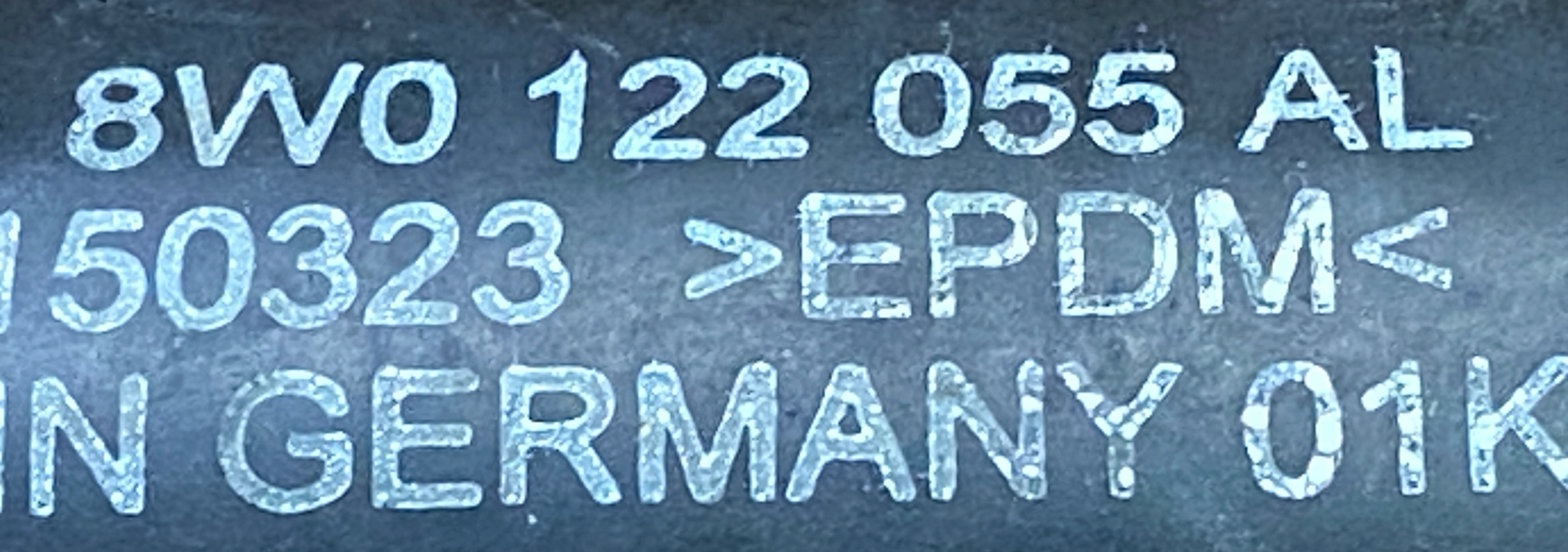 AUDI 3.0TFSI cijev crijevo vode 8W0122055AL