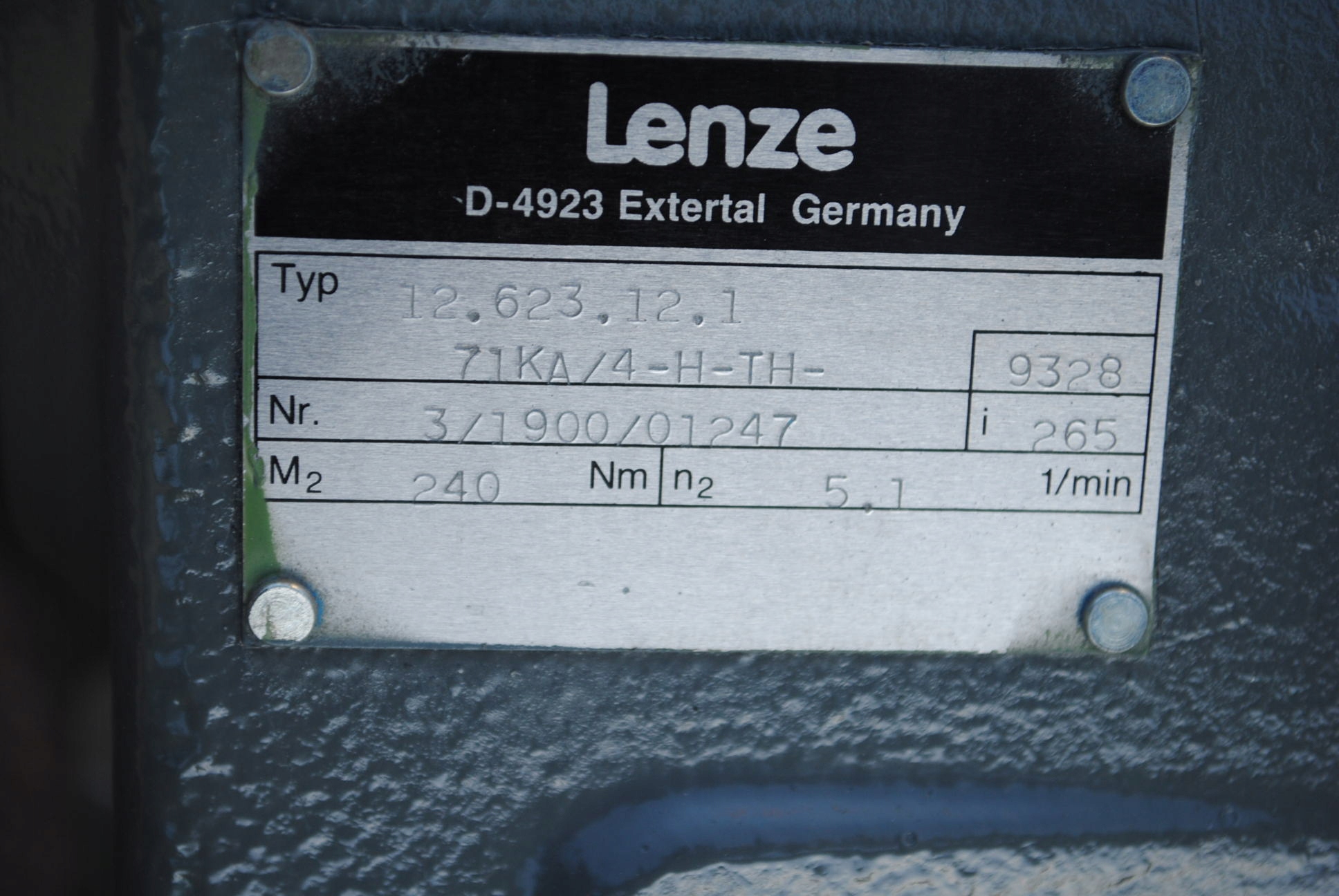 Motoreduktor 0.25kw. 5,1obr./min. . LENZE Marka Lenze