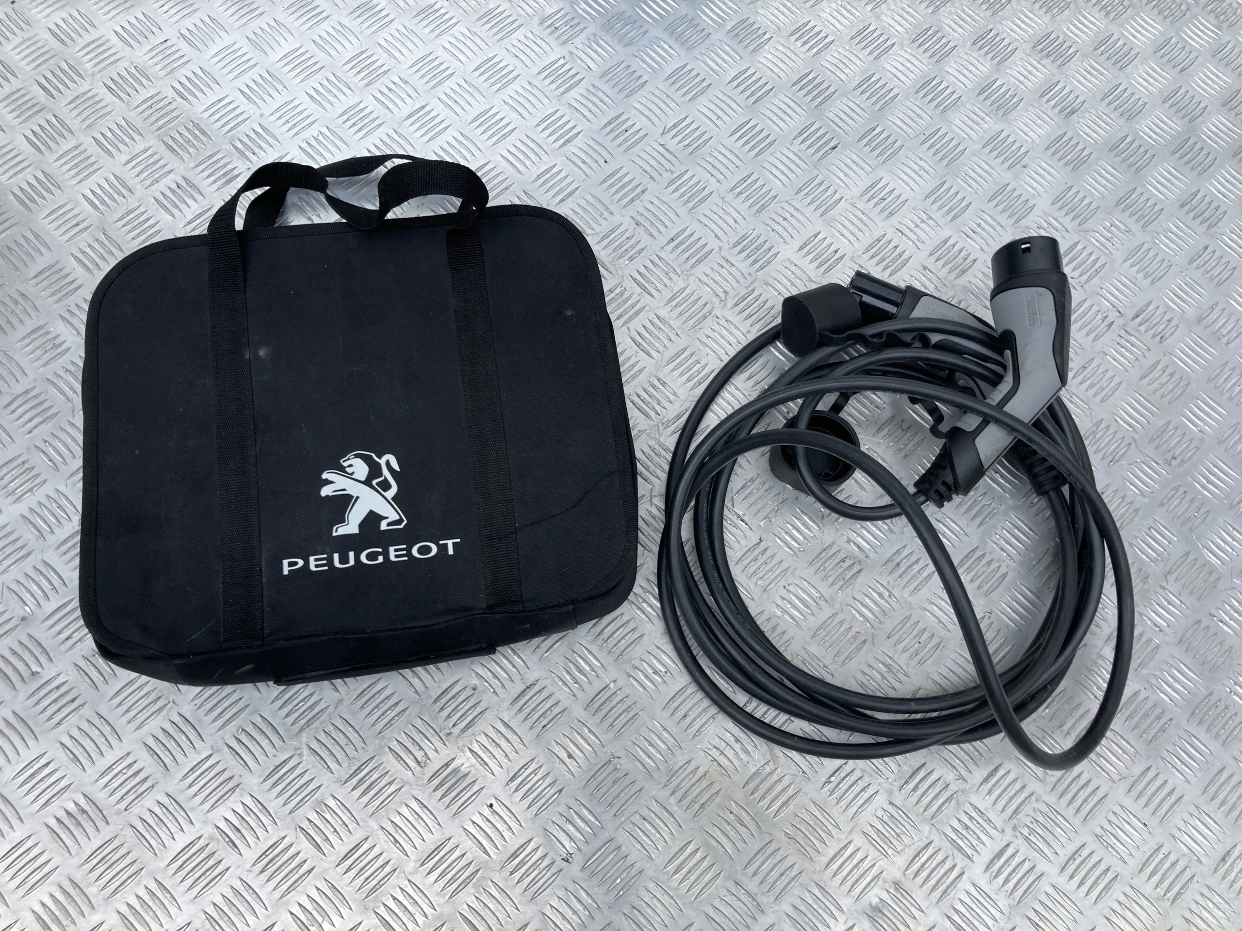 KABEL ŁADOWARKA PEUGEOT E-208 II 19- ELEKTRYK