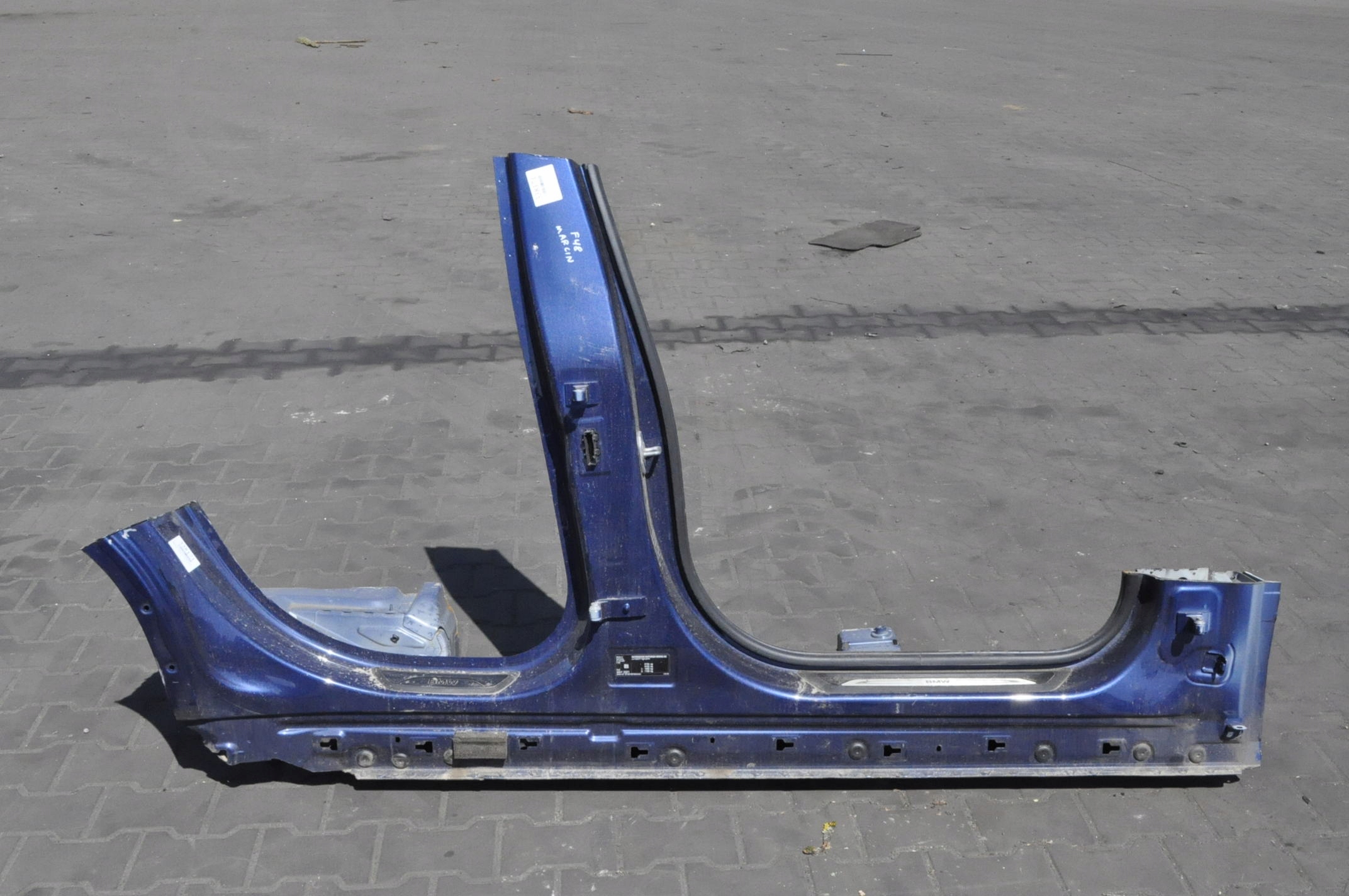 BMW X1 F48 СТОЙКА ПОРОГ ПРАВЫЙ