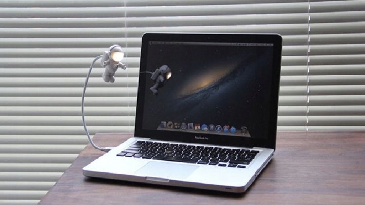 LAMPKA ASTRONAUTA NA USB OŚWIETLENIE LED DUŻA 6x7 EAN (GTIN) 5903181043055