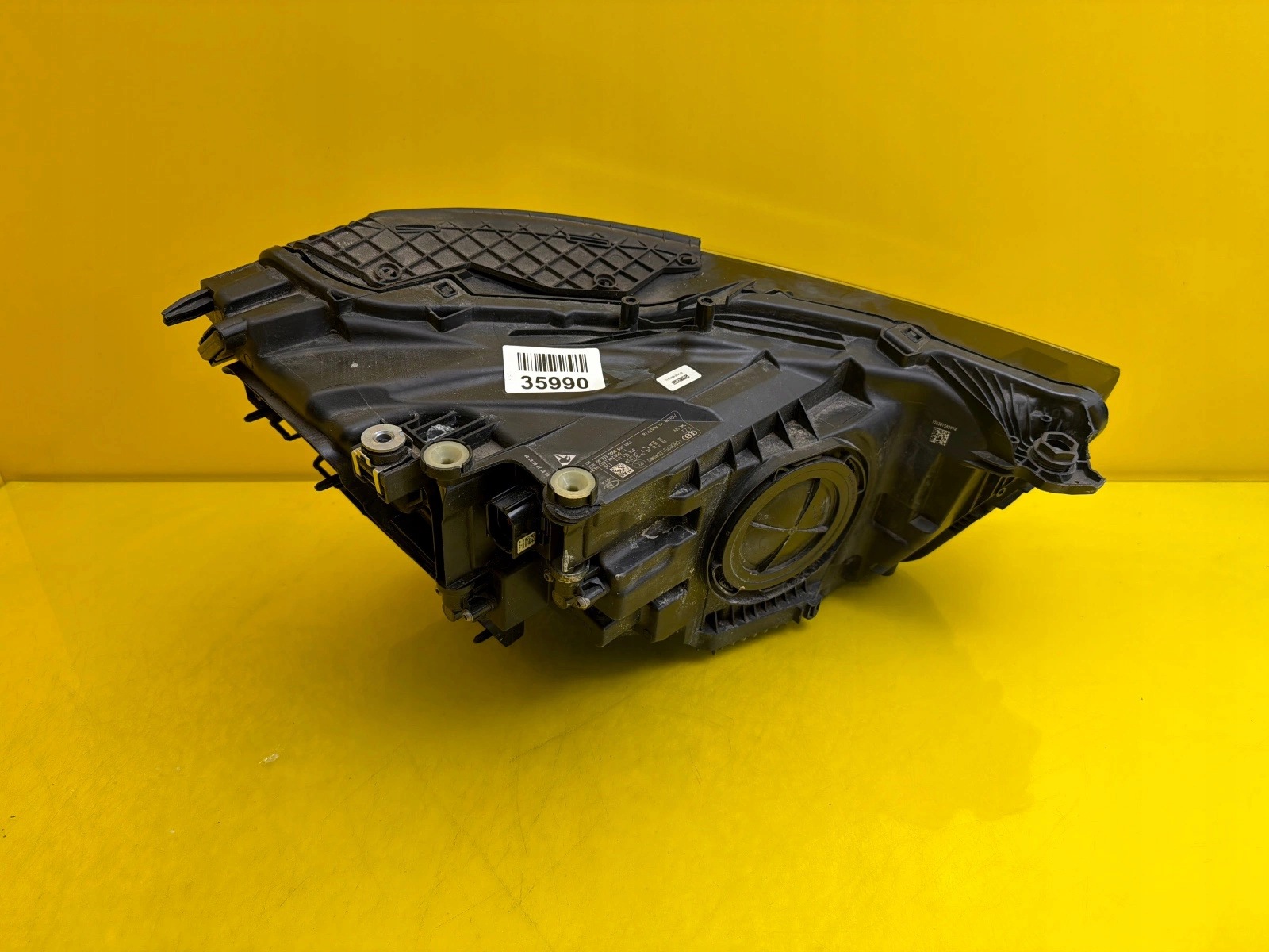 light left front Audi Q3 83A Full Led 83A941011