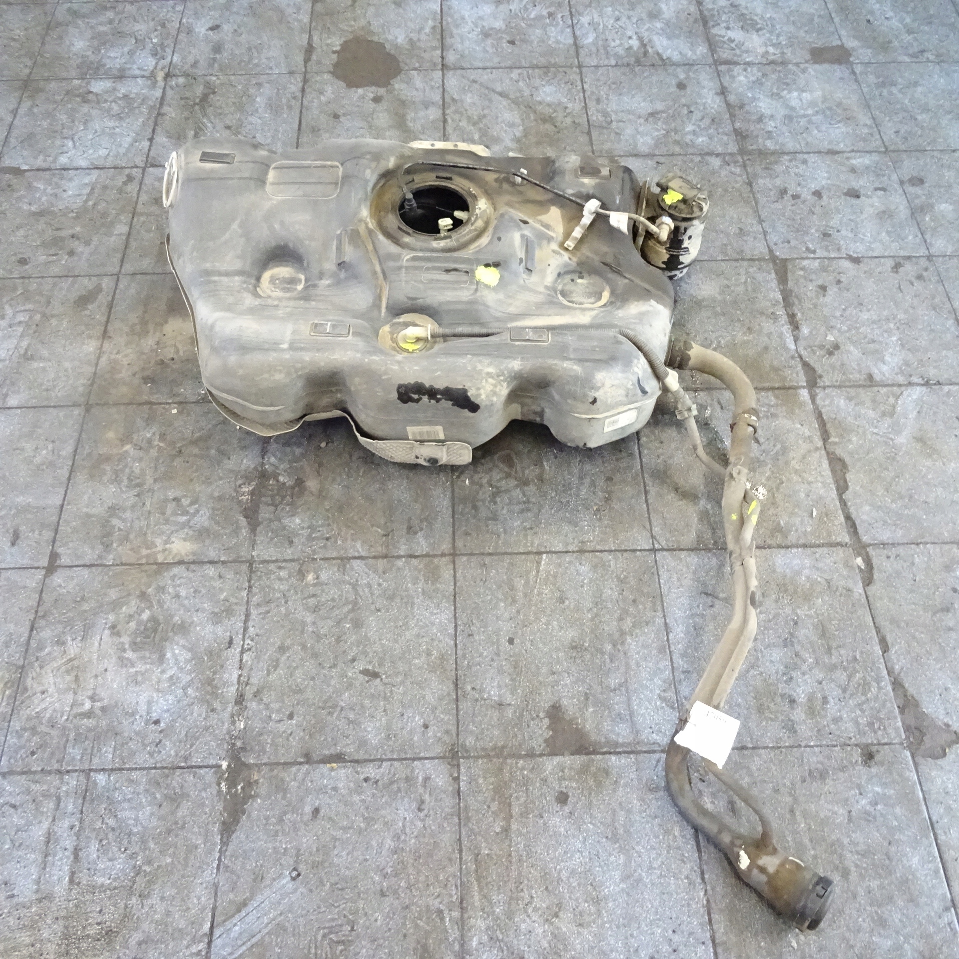 OPEL INSIGNIA B 2.0CDT HB tank 84277694