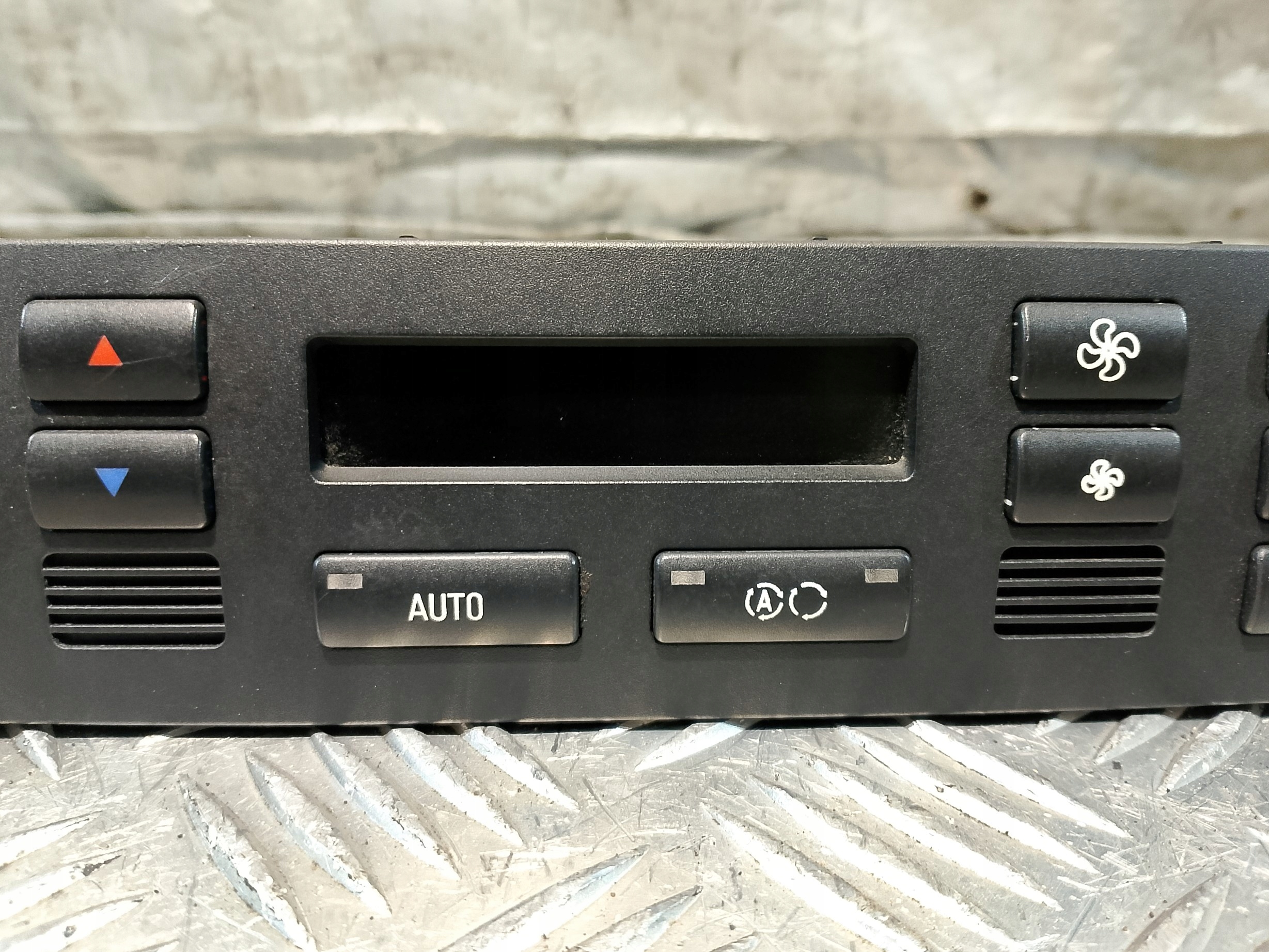 vezérlö panel a klímának BMW E46 LITF FL 64.11 6931604