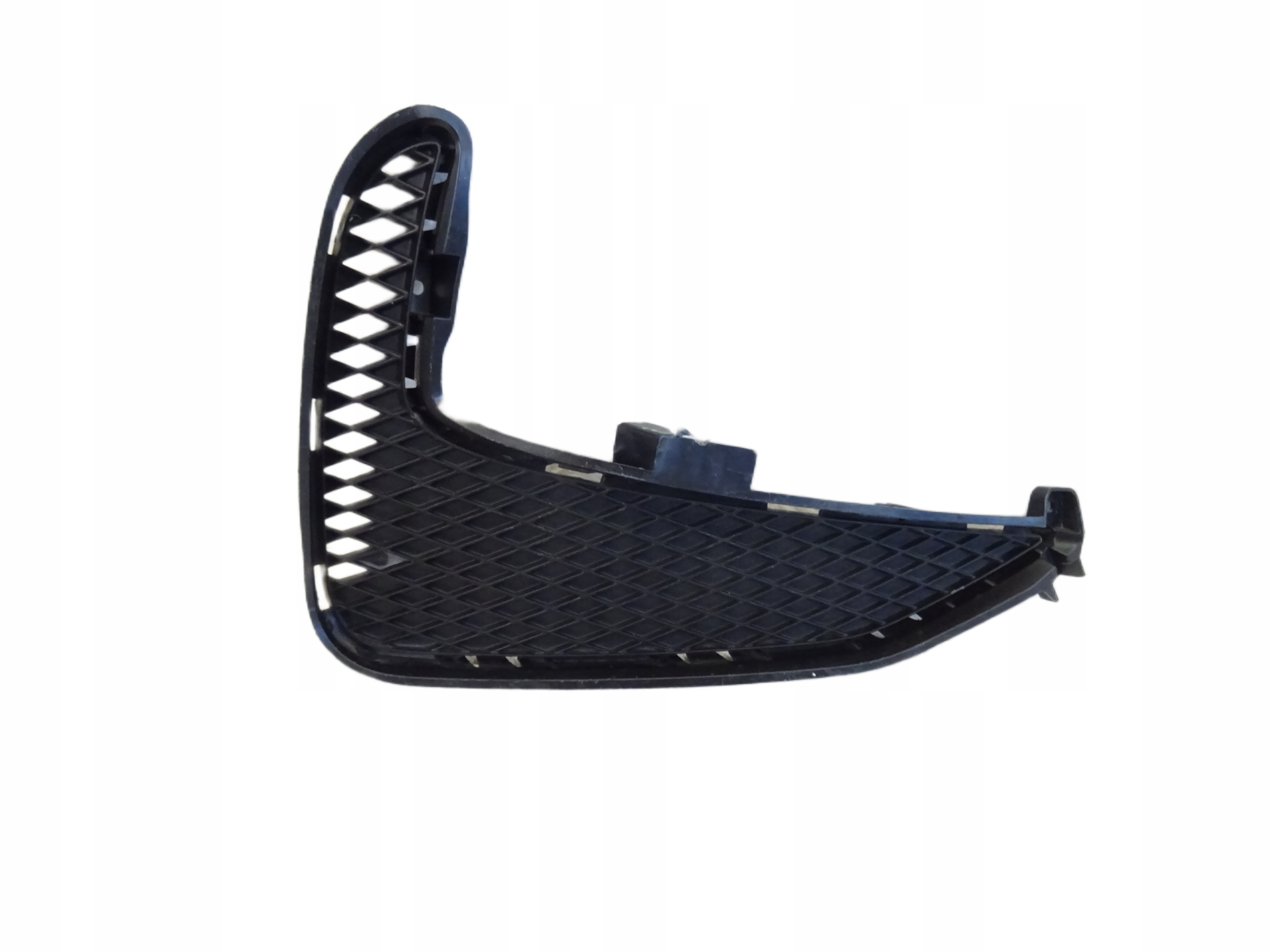 grid of a bumper front front right MG3 MG 3 EV ELECTRIC P11222236R