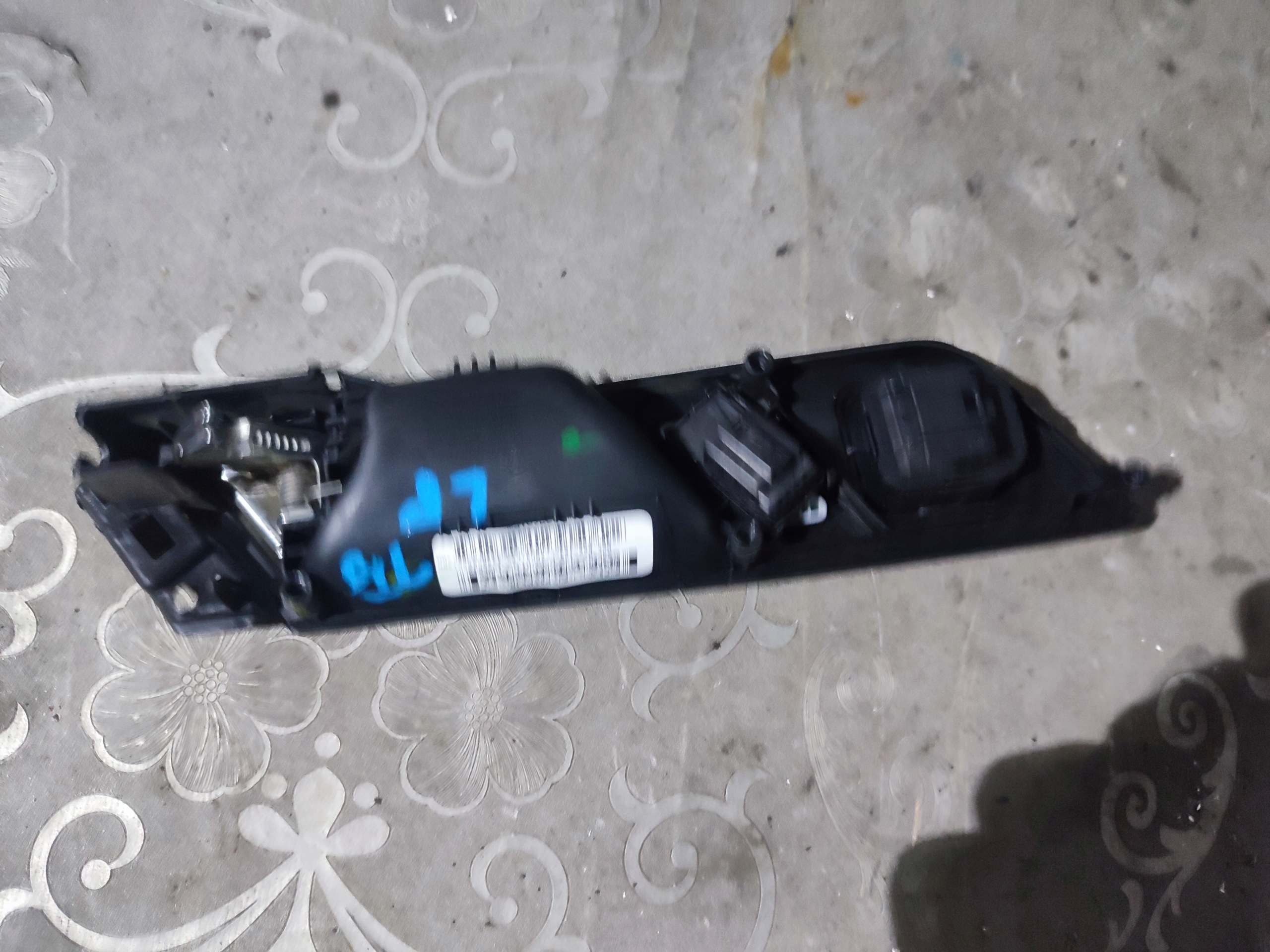 handle inner left front VOLKSWAGEN VW JETTA 6 VI 5C7837113L