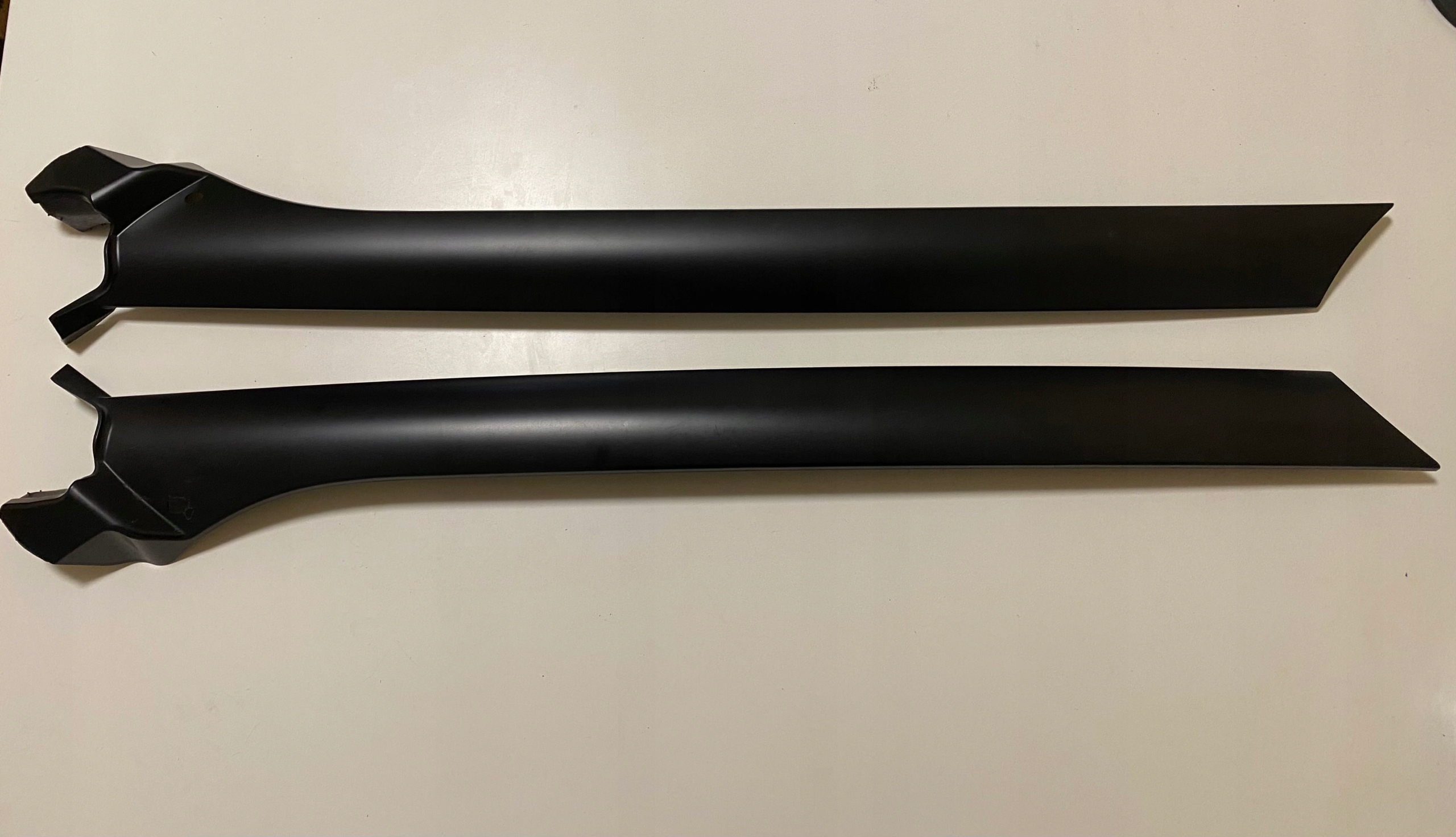 RANGE ROVER SPORT L320 LISTWA SZYBY CZOŁOWEJ NOWA