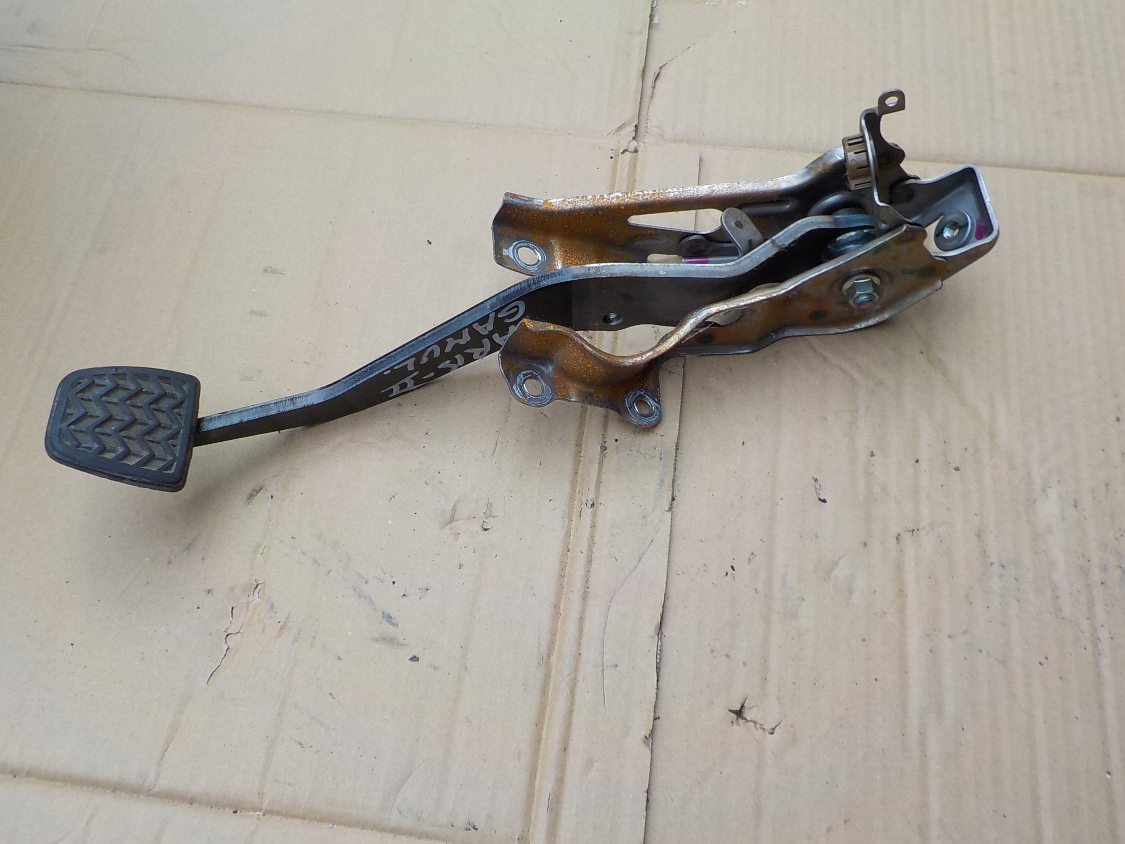 pedal Bremse toyota yaris II 2007r