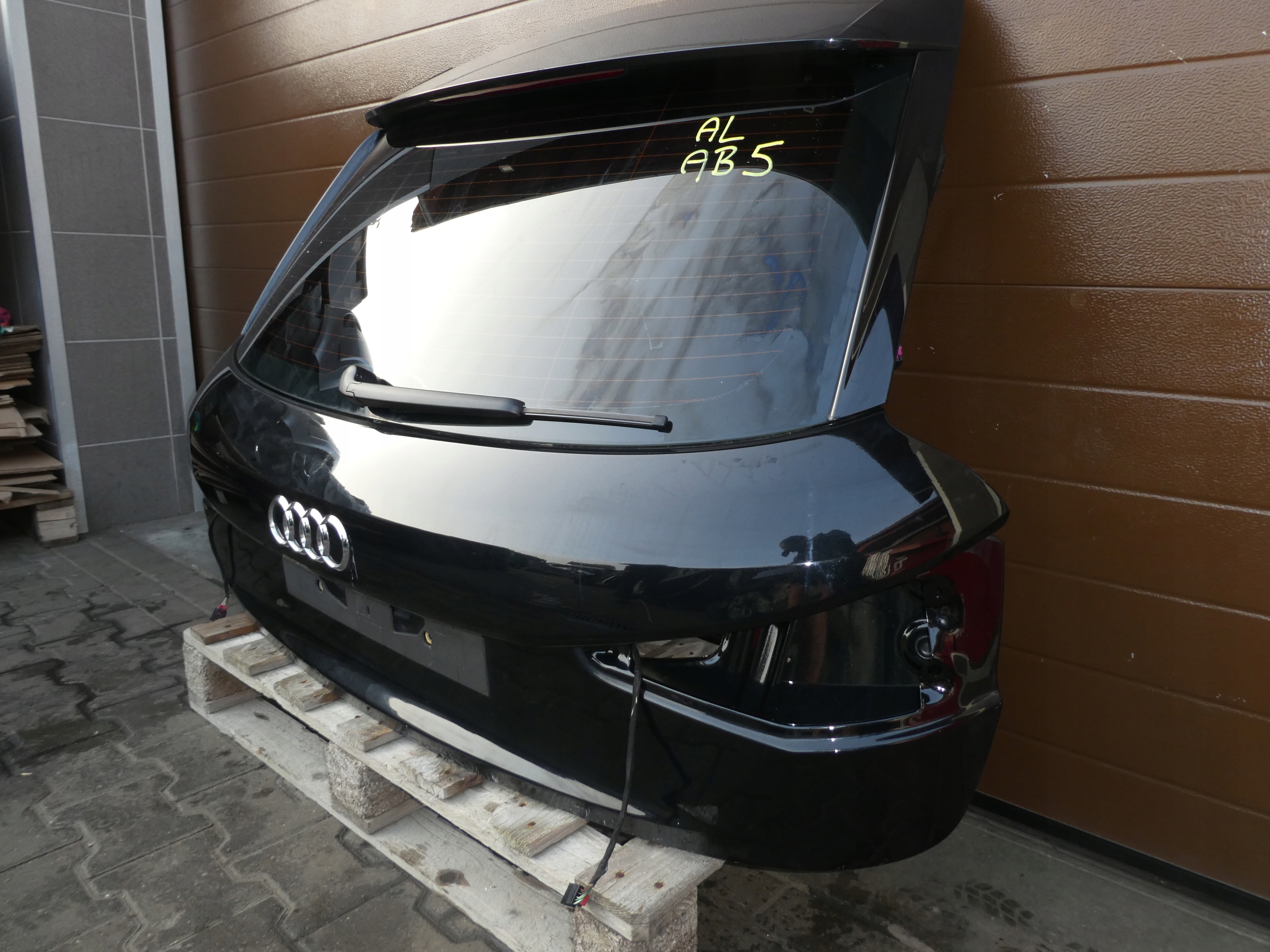 AUDI Q3 8U trunk door boot complete