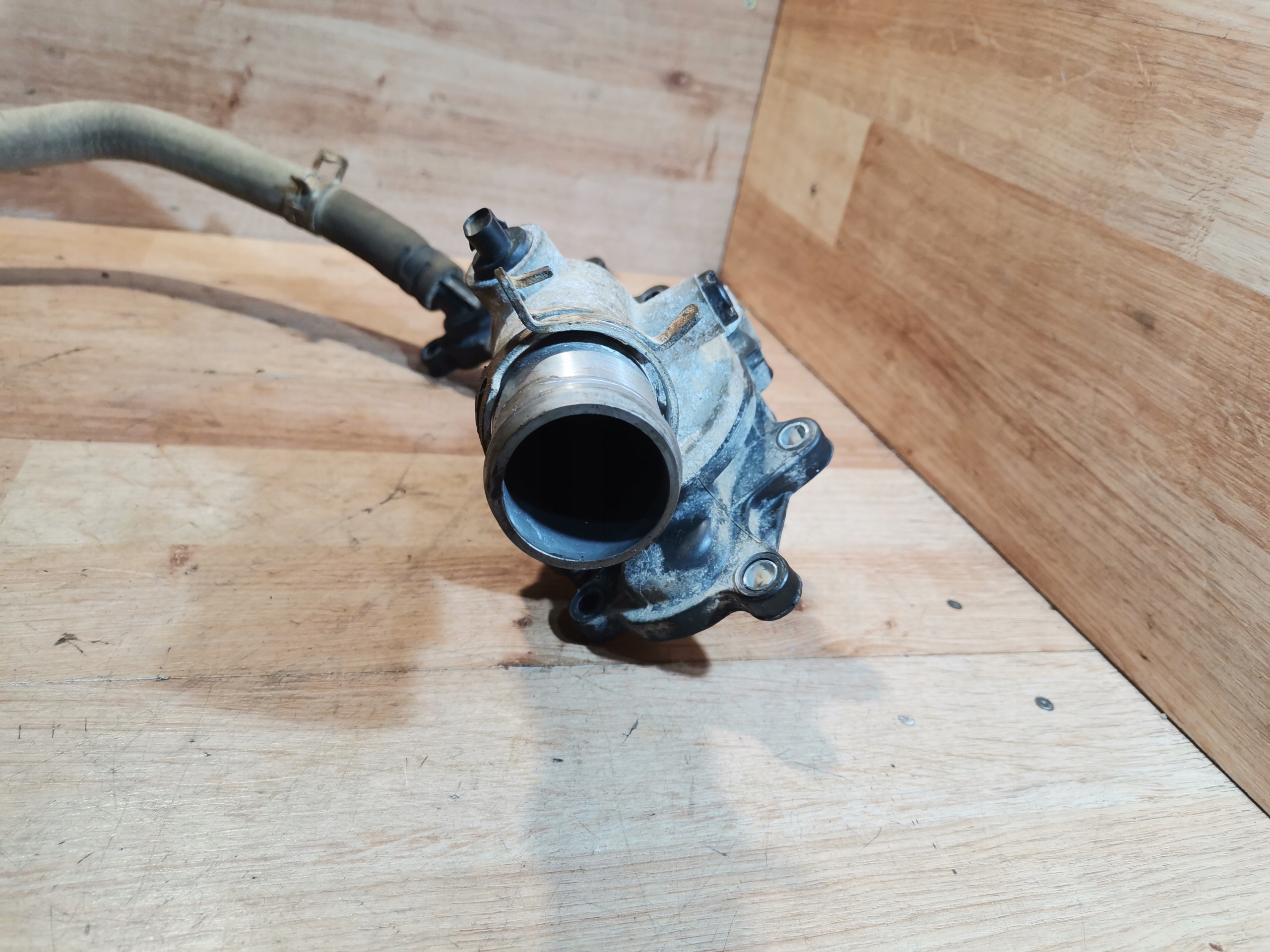 csomag TERMOSTATU CHRYSLER DODGE 3.6 V6 05184653AE