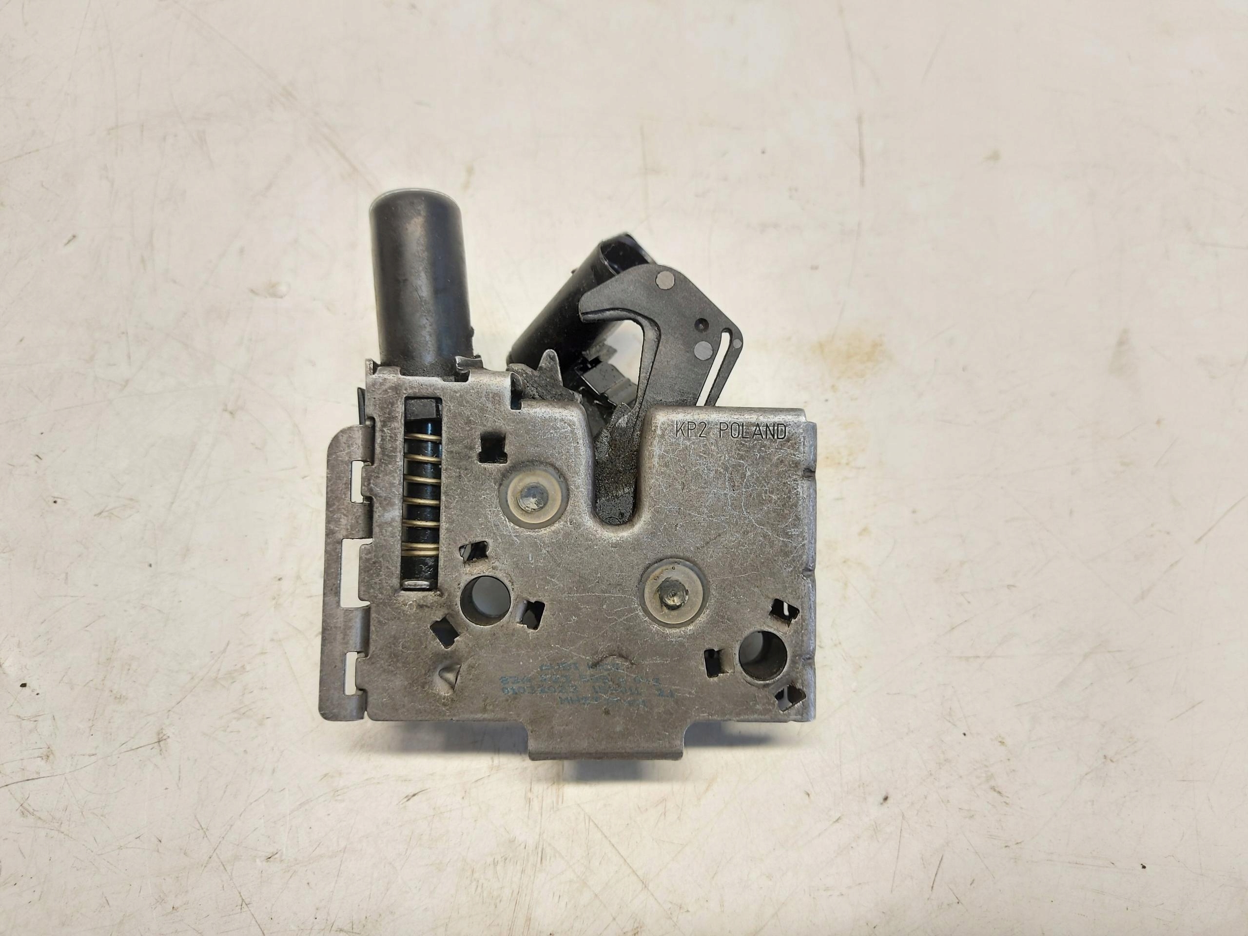 Audi RSQ3 Q3 83A 2022r lock RYGIEL bonnets left