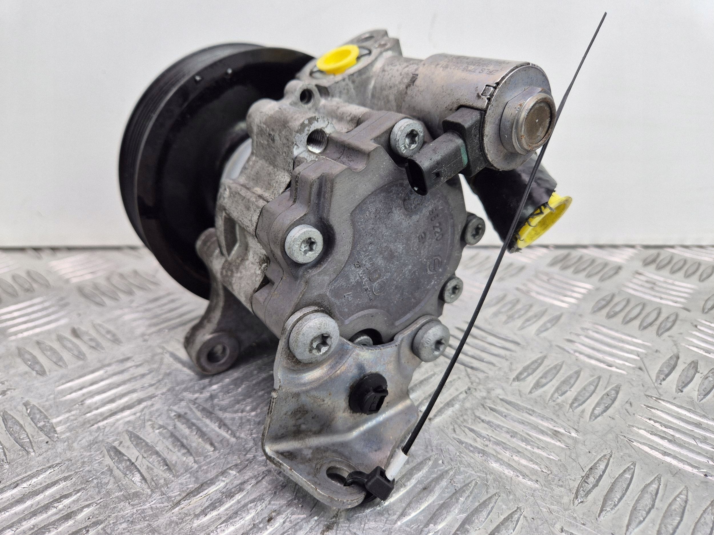Mercedes E300 CDI W212 servo pumpa OM642 A0064664801