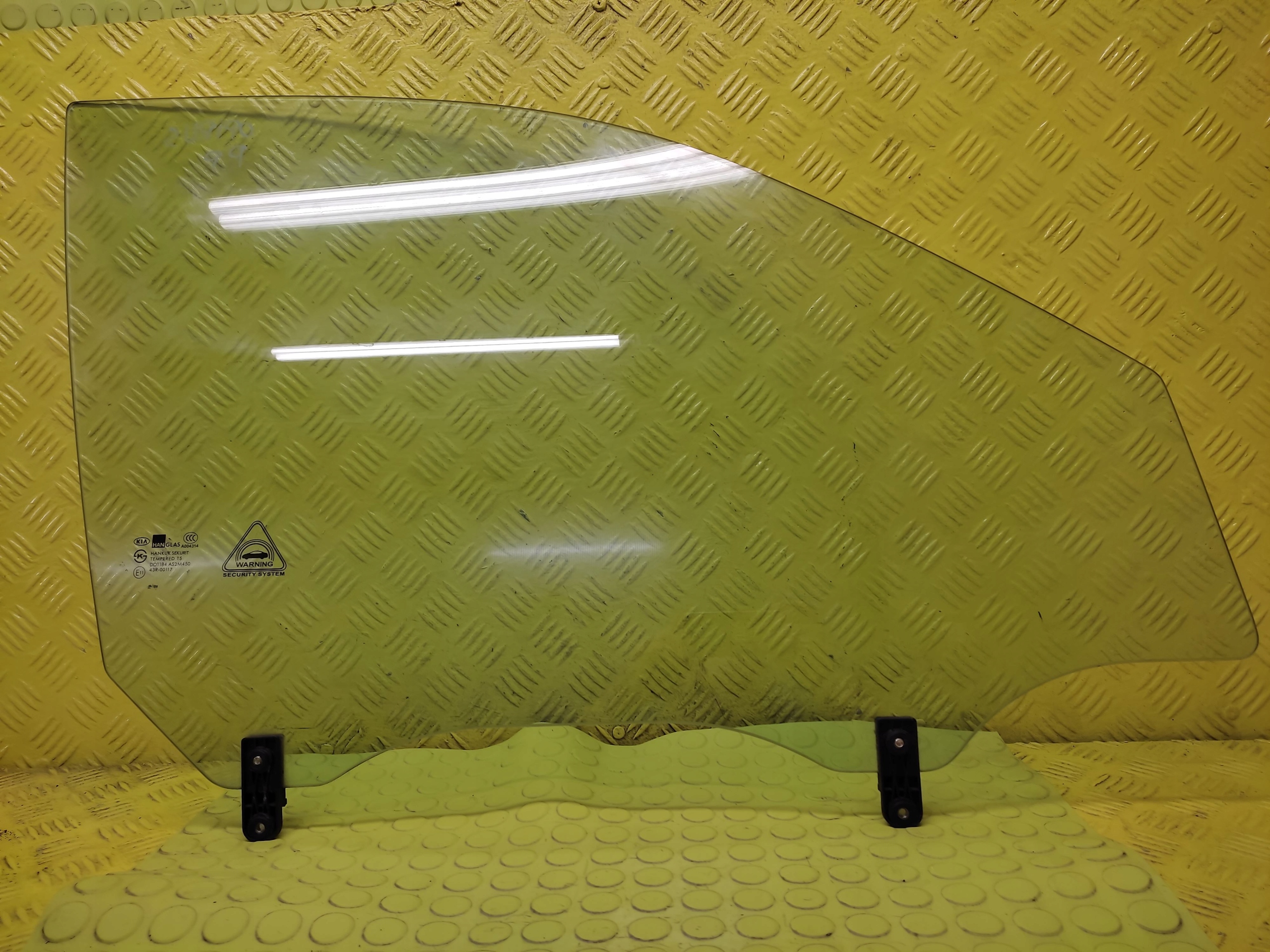 KIA OPIRUS window door right front