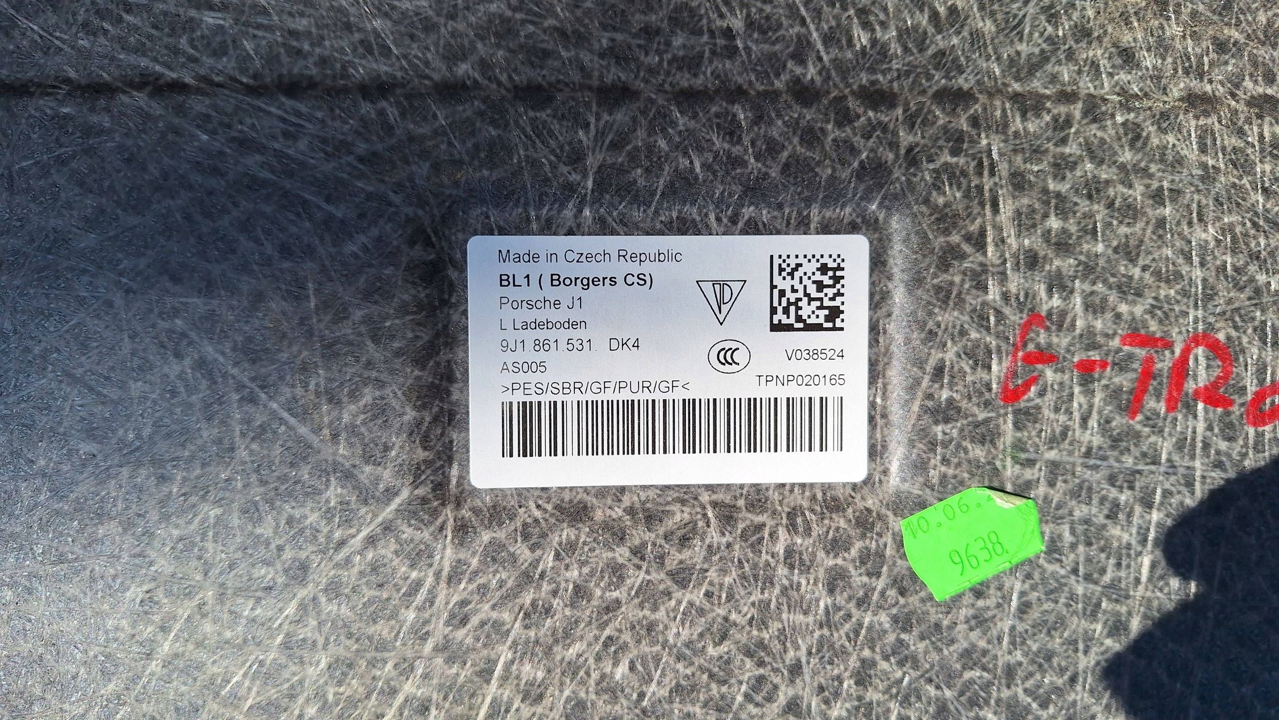 mats floor boot 9J1861531 AUDI E-TRON GT PORSCHE TAYCAN 9J1