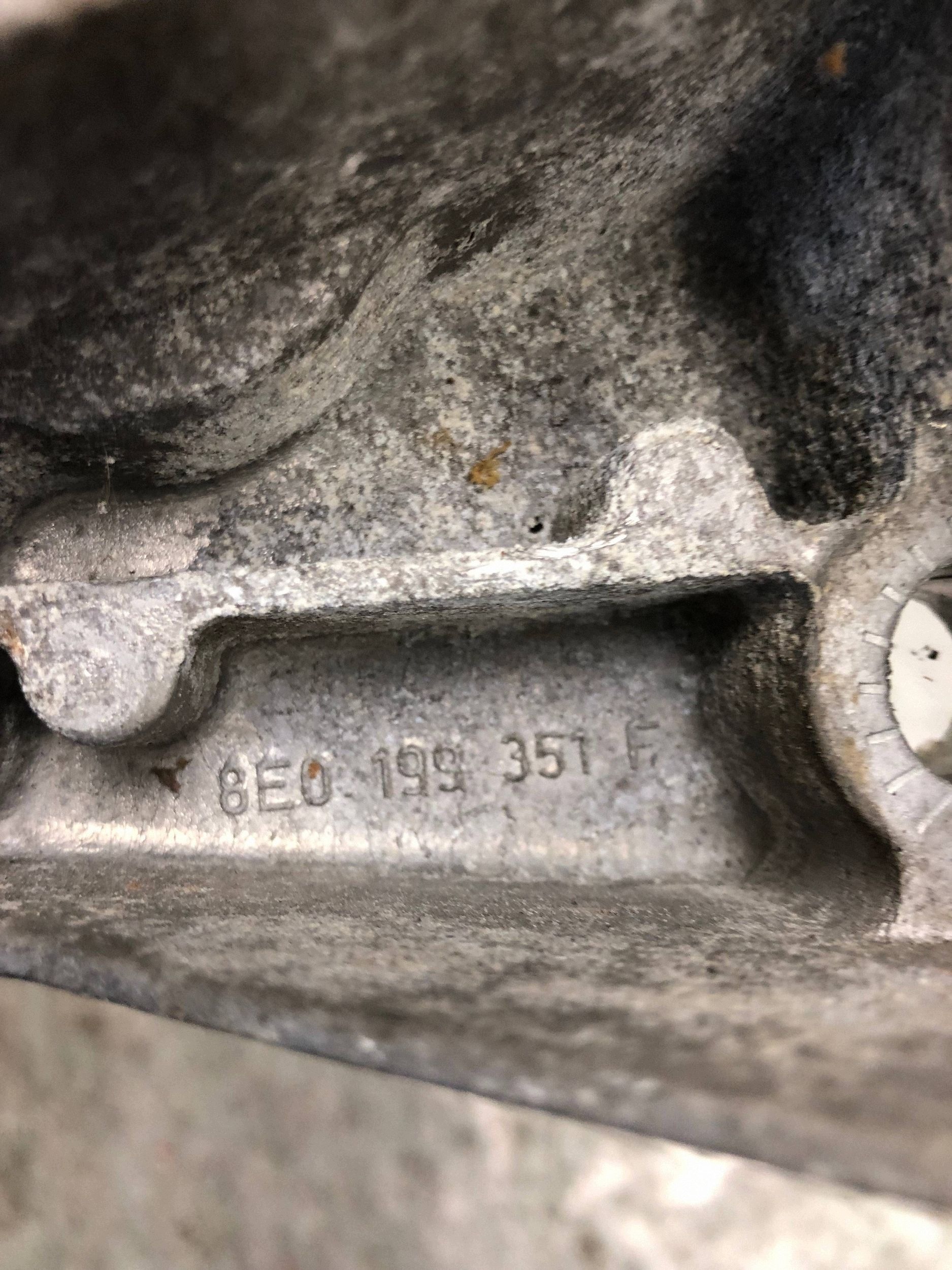 holder engine mount AUDI A4 B7 8E0199351F