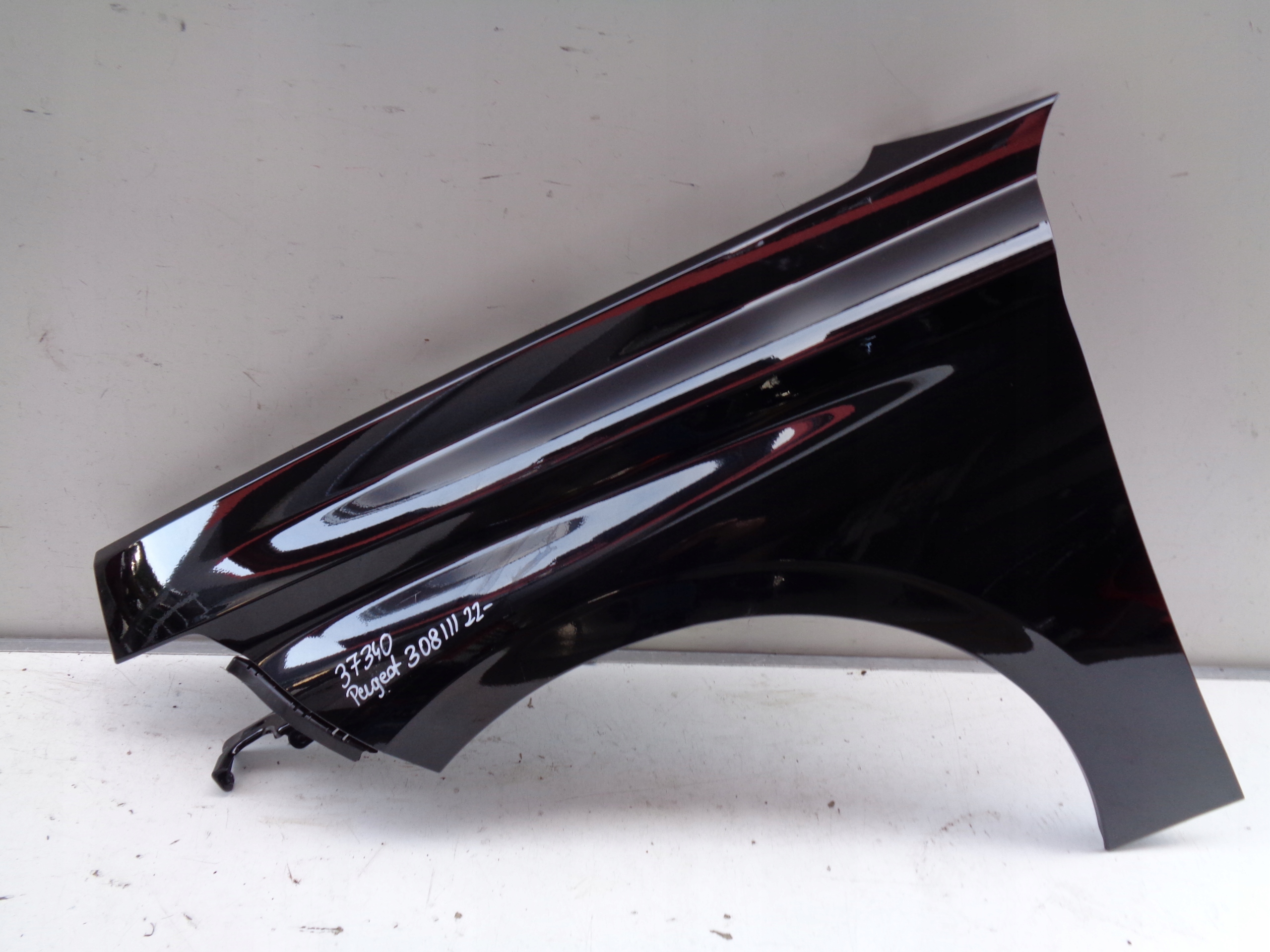 fender left front PEUGEOT 308 III 22- NR 37340
