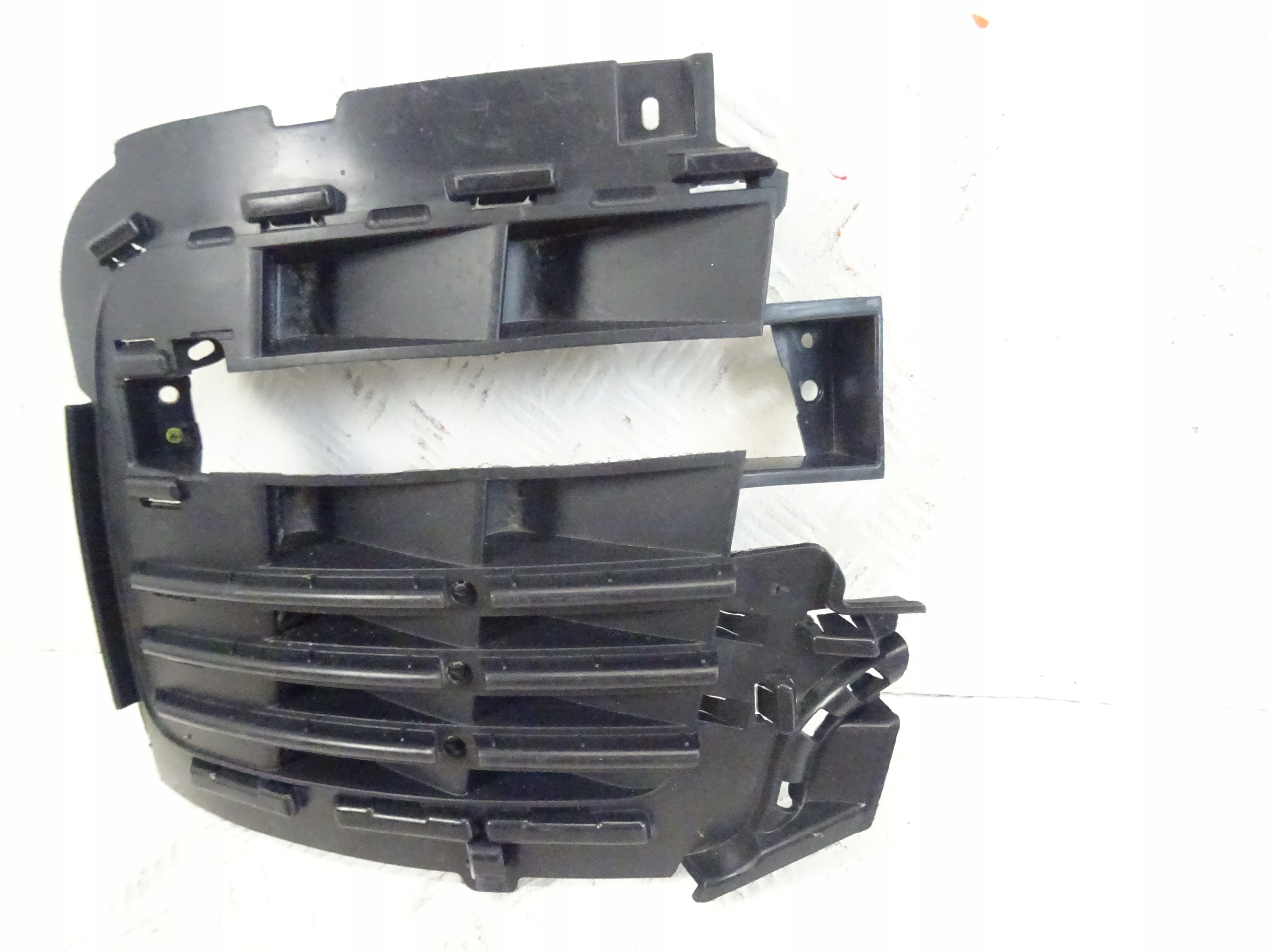 grid of a bumper front front left RANGE ROVER VOGUE L405 JK52-R7081-EB