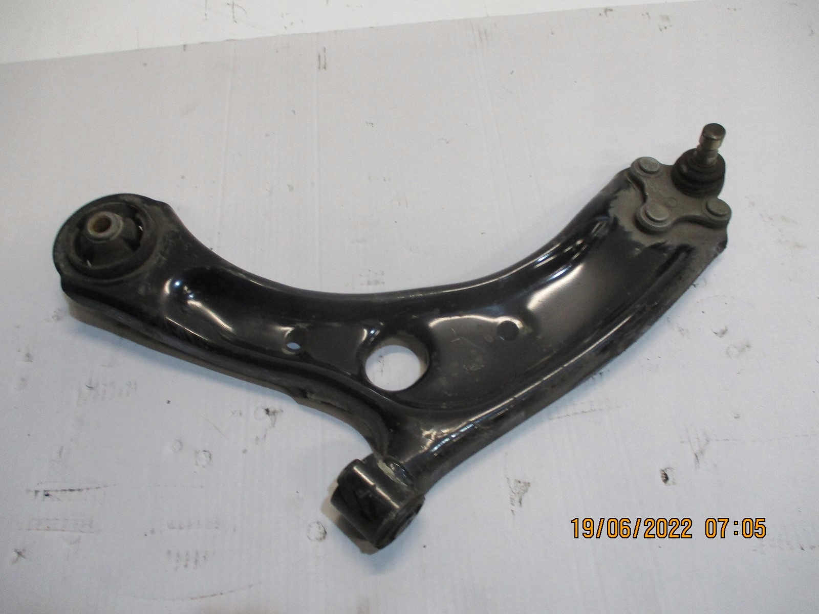 arm KIA SPORTAGE IV right left front