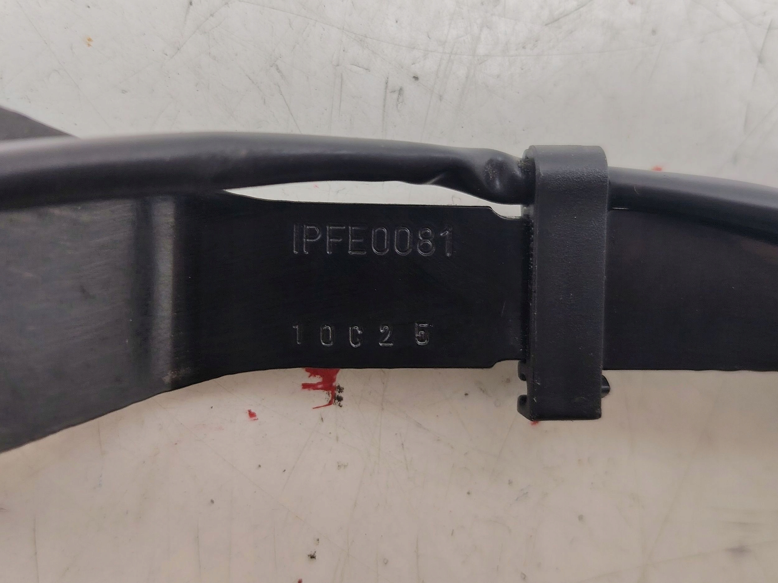 2010 Chevrolet SPARK крепление ремня переднего на