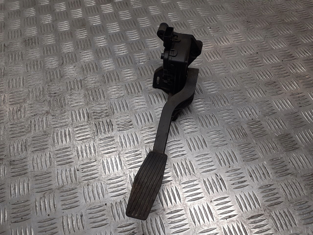 POTENCJOMETR GAZU OPEL CORSA C 1.0 9129423CL Producent części General Motors