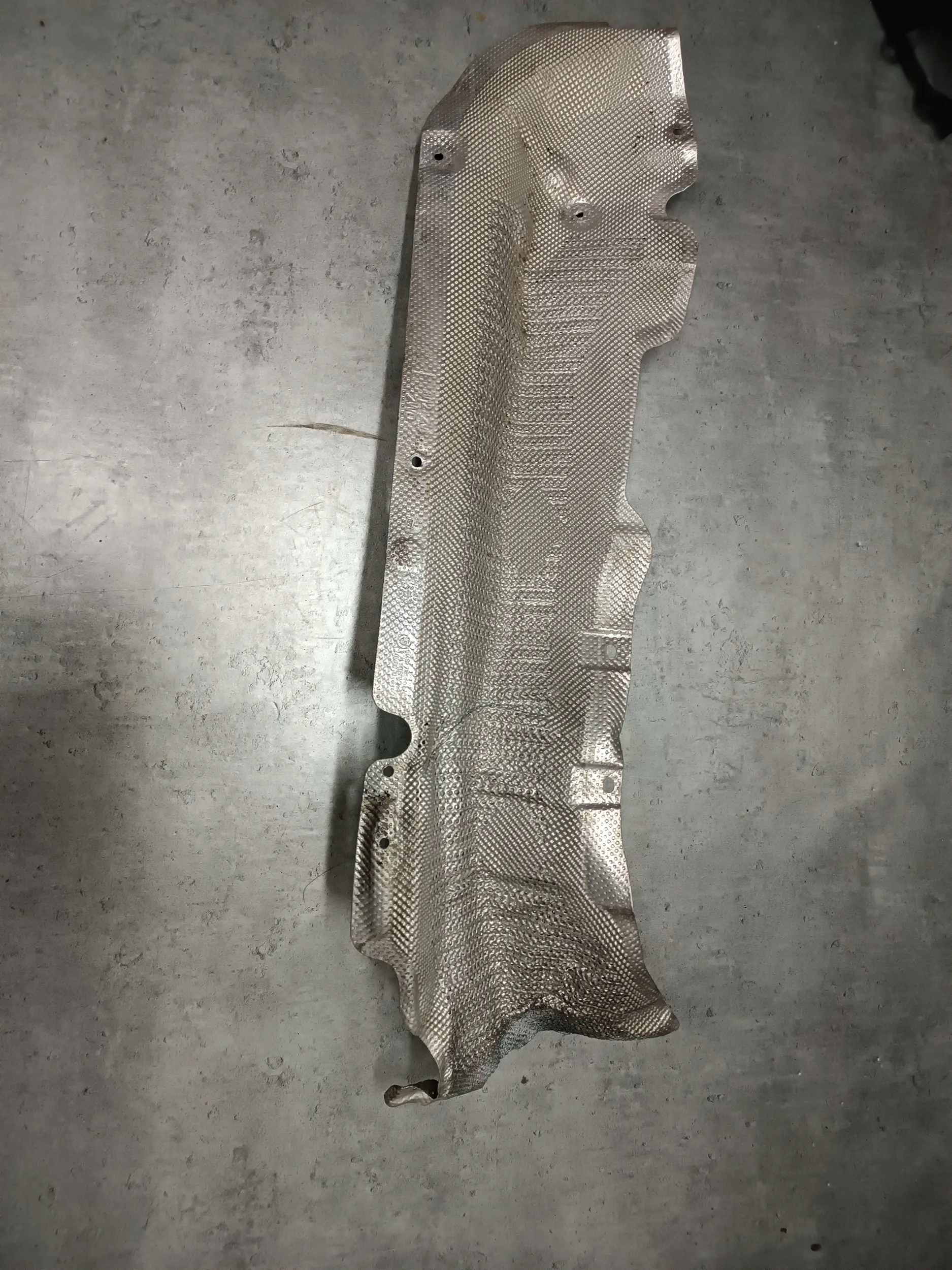 7185201 - BMW 7 F01 F02 F03 F04 теплозахисний екран