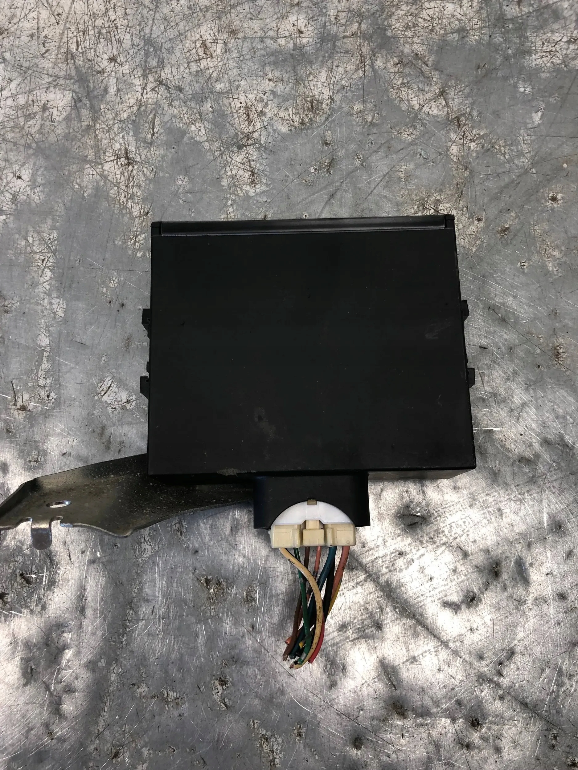 Unité commande confort PEUGEOT 107 89740-0H010