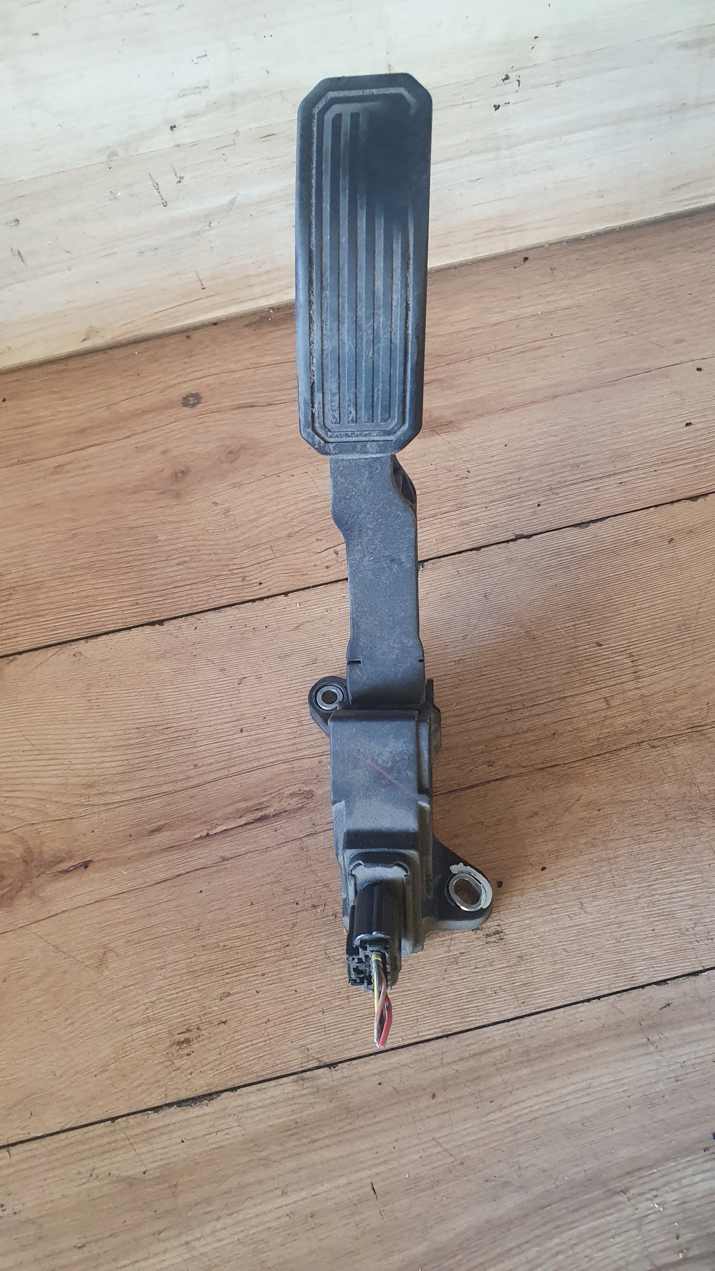 педаль газа TOYOTA AURIS 2009 7811002010