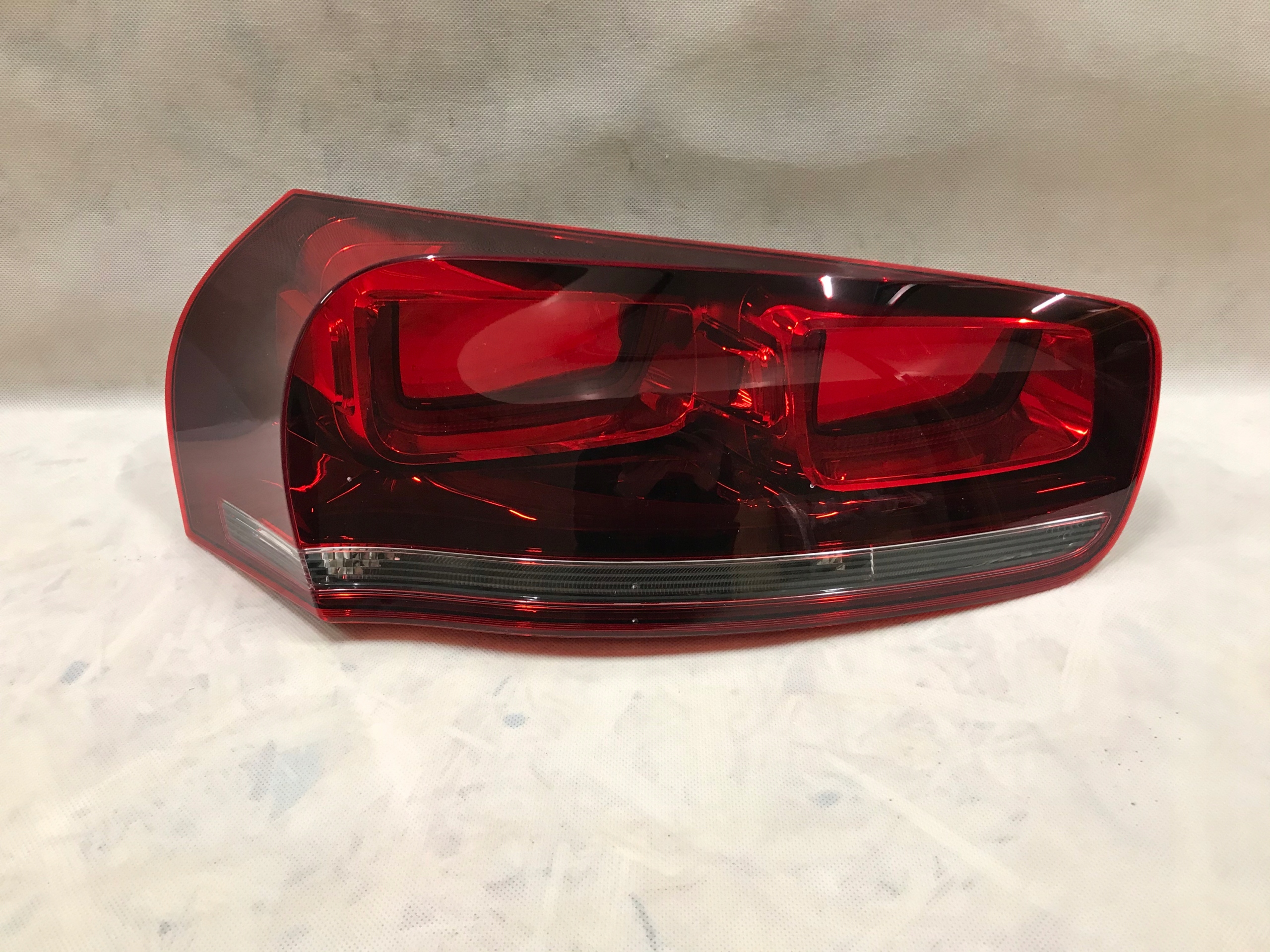 CITROEN C4 PICASSO 13-16 LAMPA TYLNA LEWA LED ORYGINAŁ