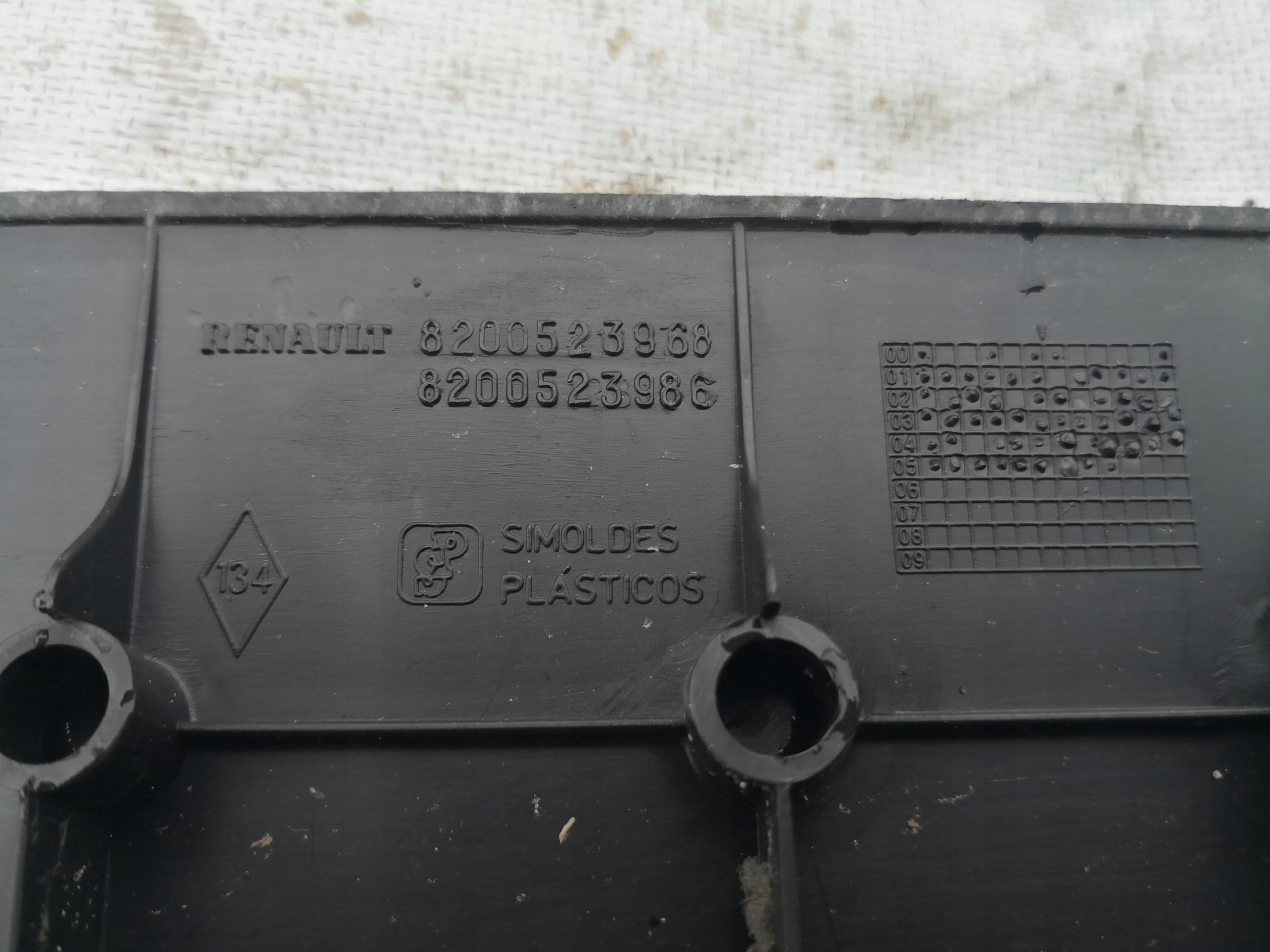 cover STOPIEN left RENAULT TRAFIC 8200523968