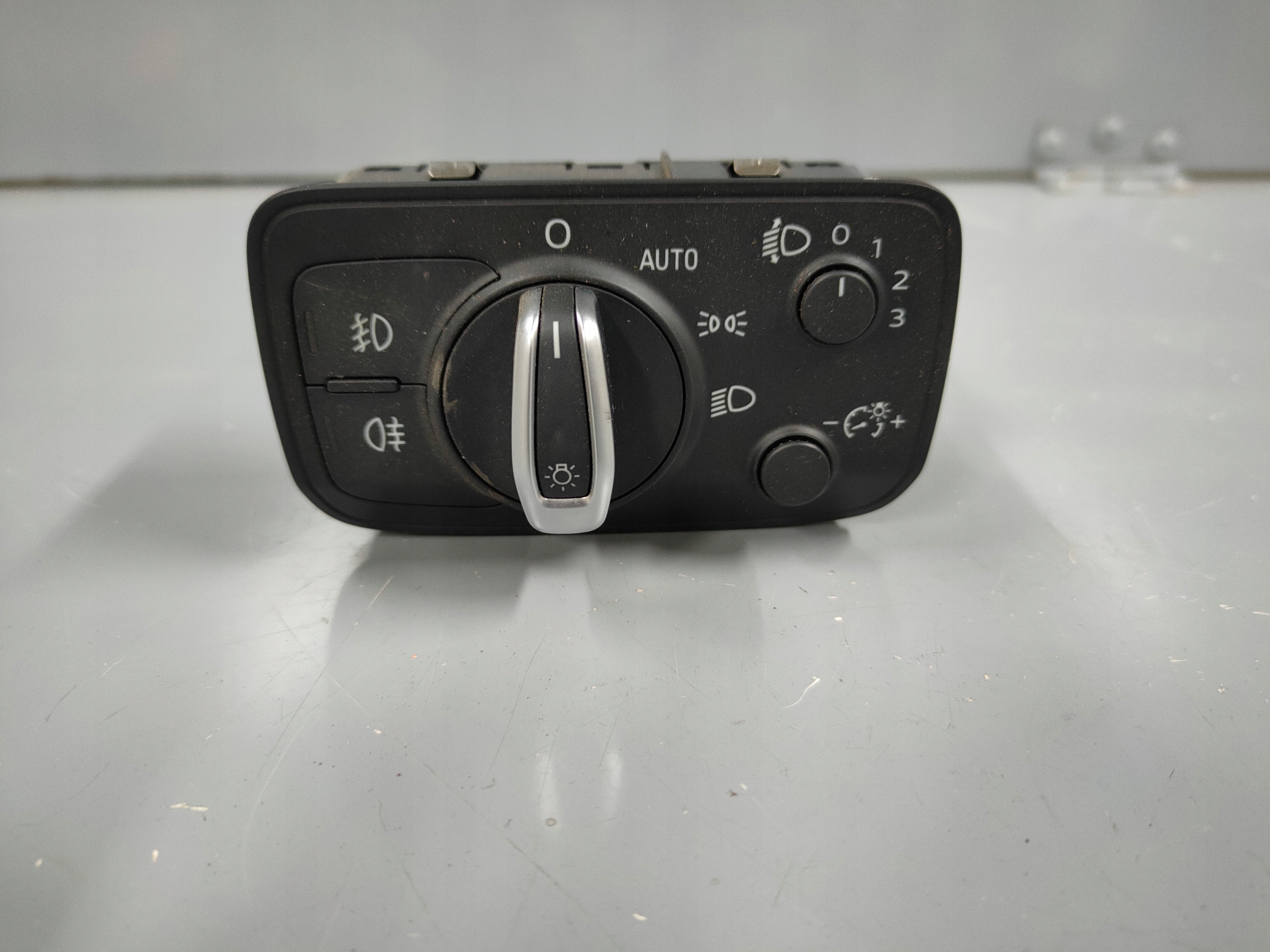 8V0941531Q - A3 8V 12-переключатель выключатель света